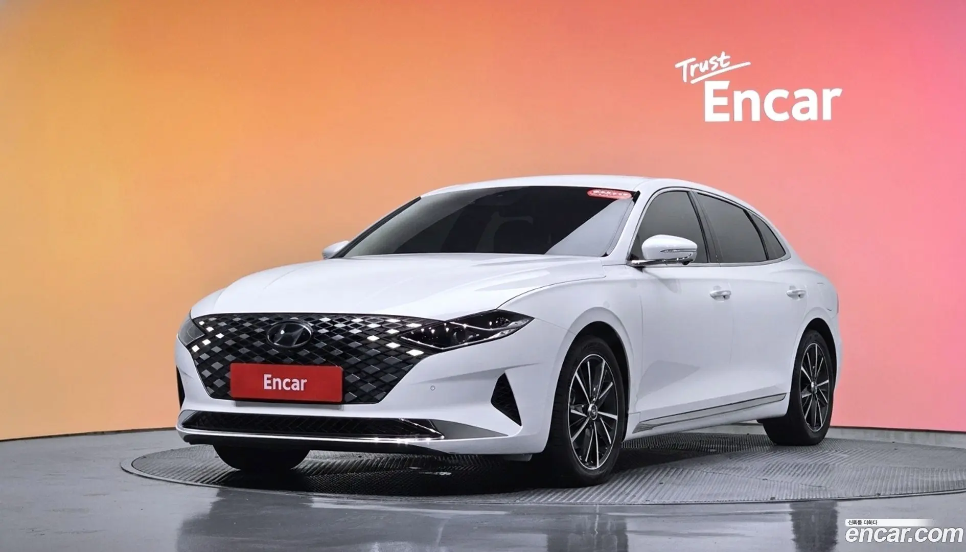 Main__Slider__Photo:Grandeur Hyundai 2021.11-0