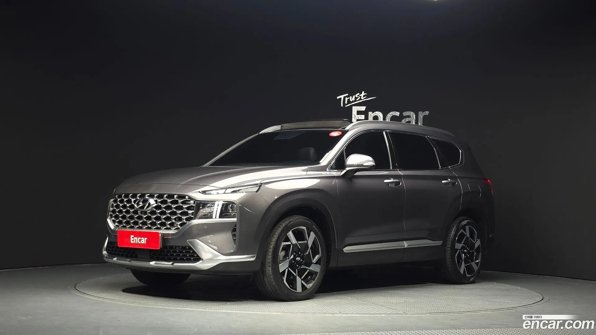 Main__Slider__Photo:Santafe Hyundai 2021.0-0