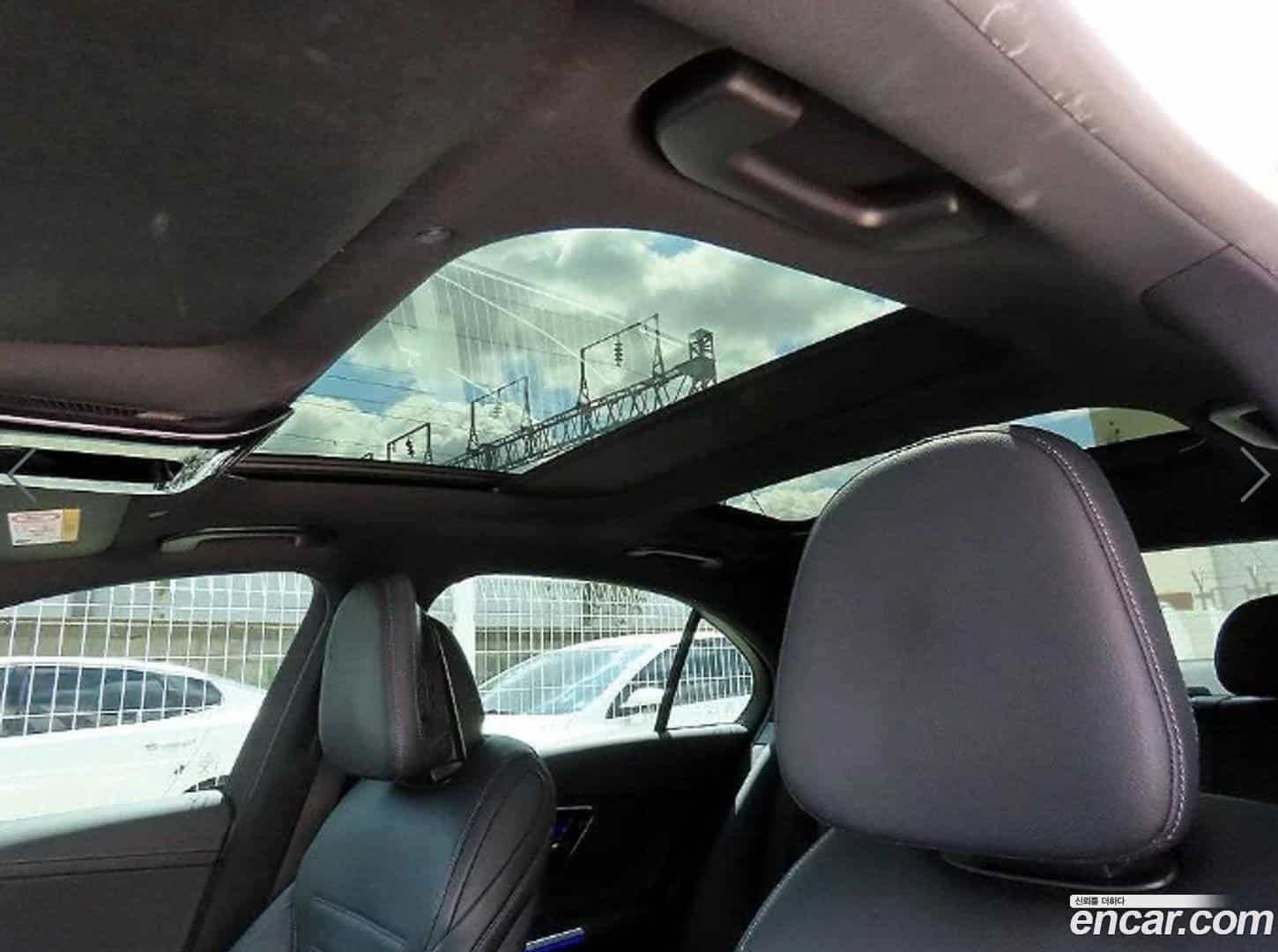C-Class Mercedes-Benz 2022.5-OPTION-021