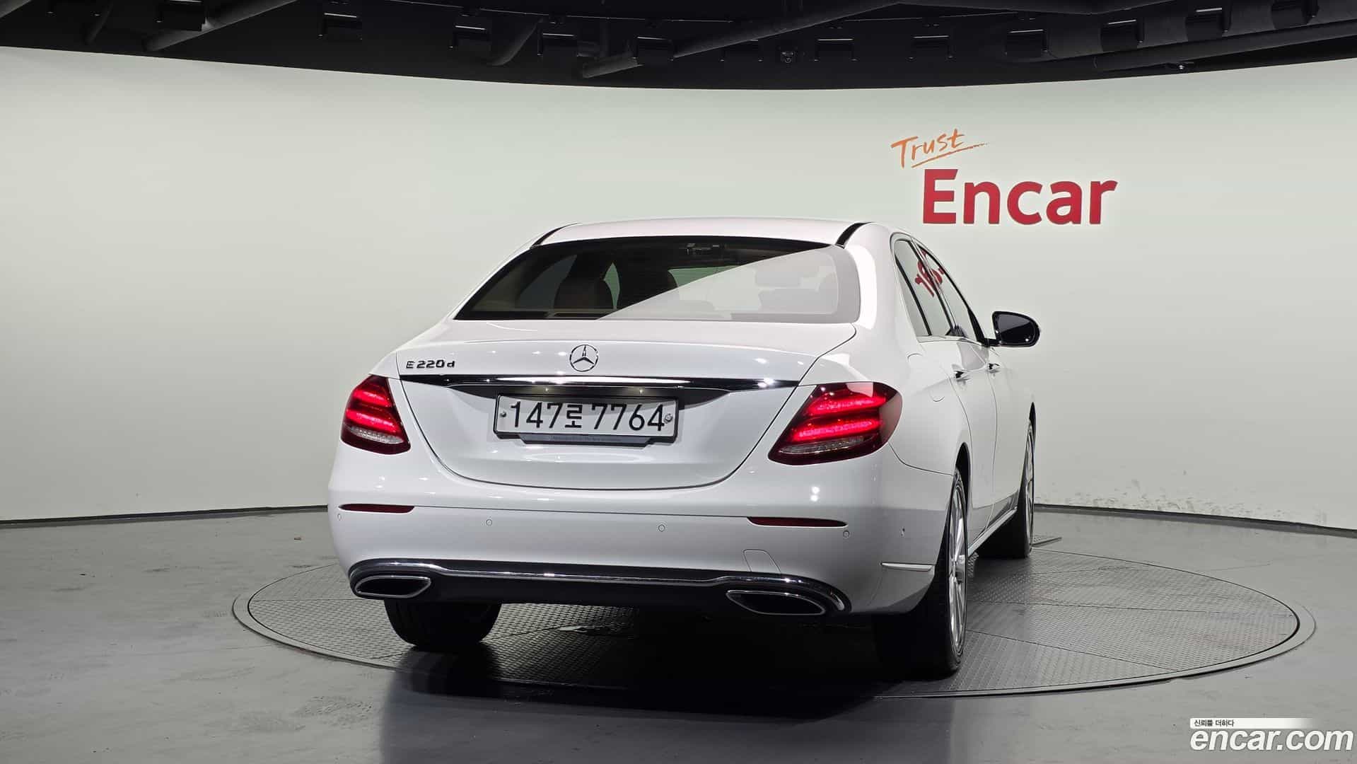 E-Class Mercedes-Benz 2016.11-OUTER-004