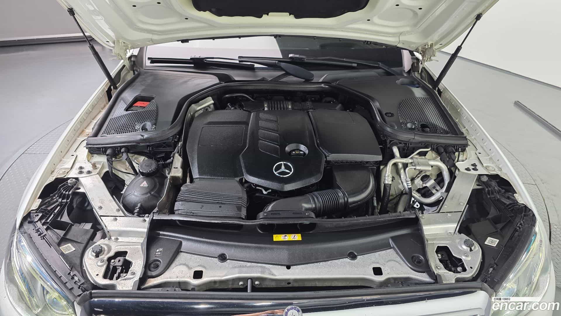 E-Class Mercedes-Benz 2016.11-OUTER-006