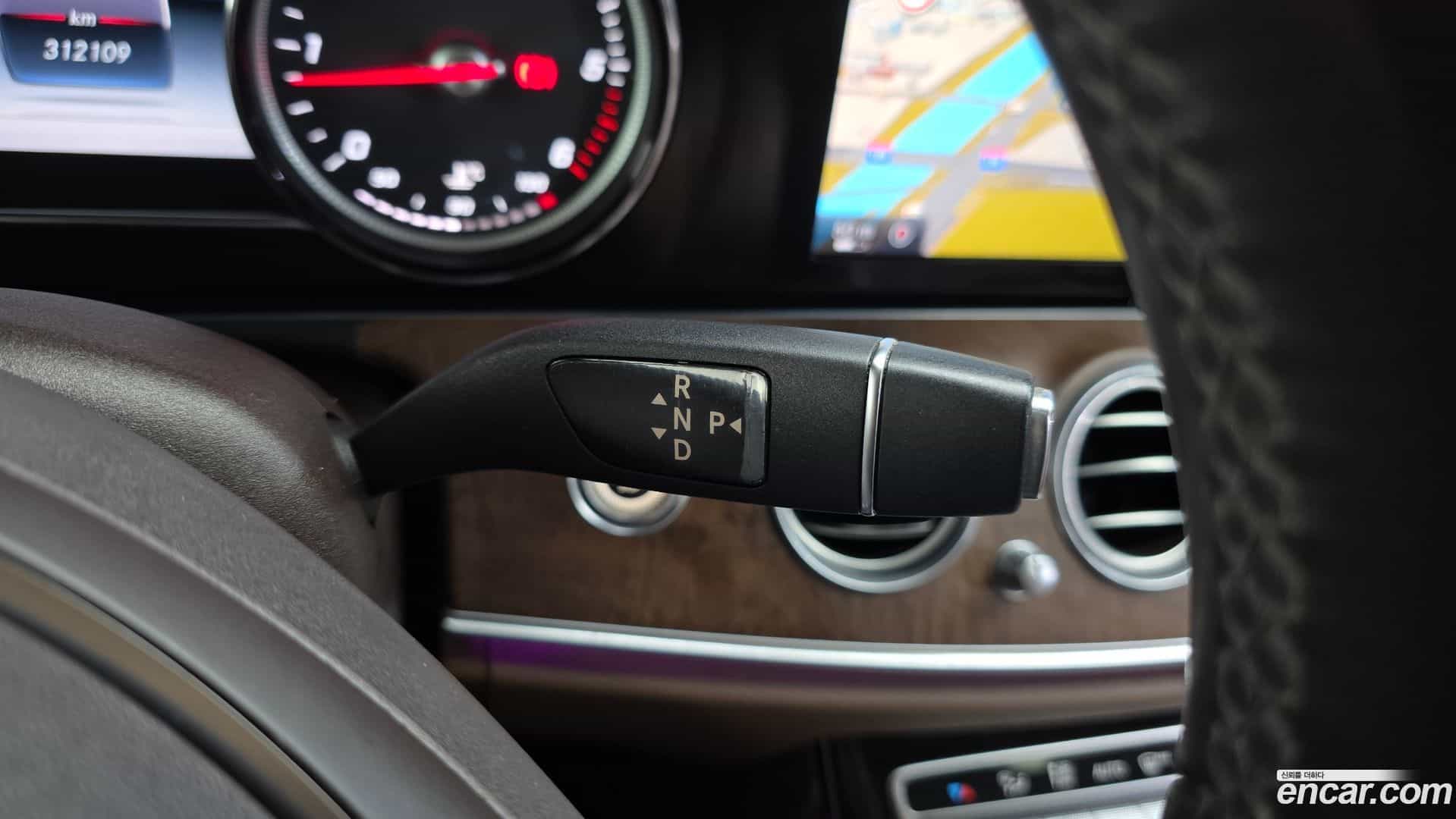 E-Class Mercedes-Benz 2016.11-INNER-009