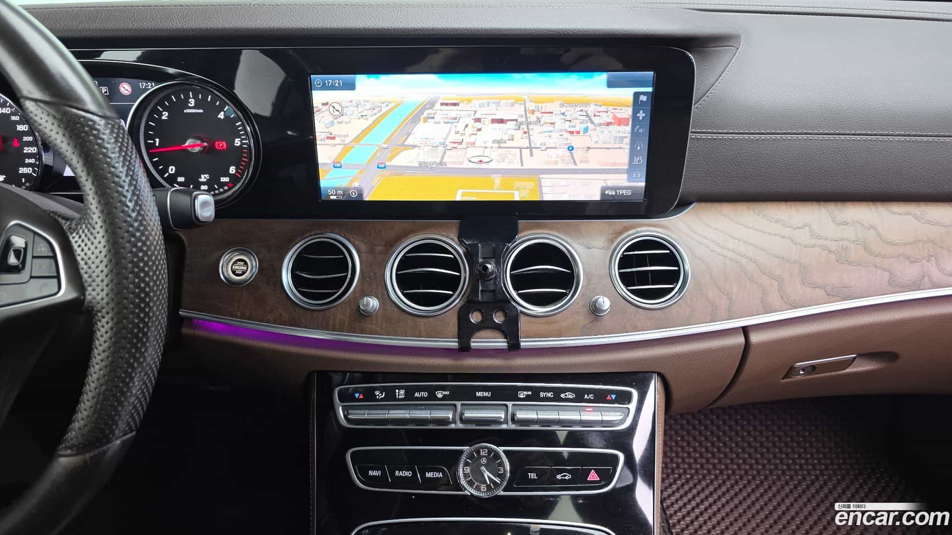 E-Class Mercedes-Benz 2016.11-OPTION-018