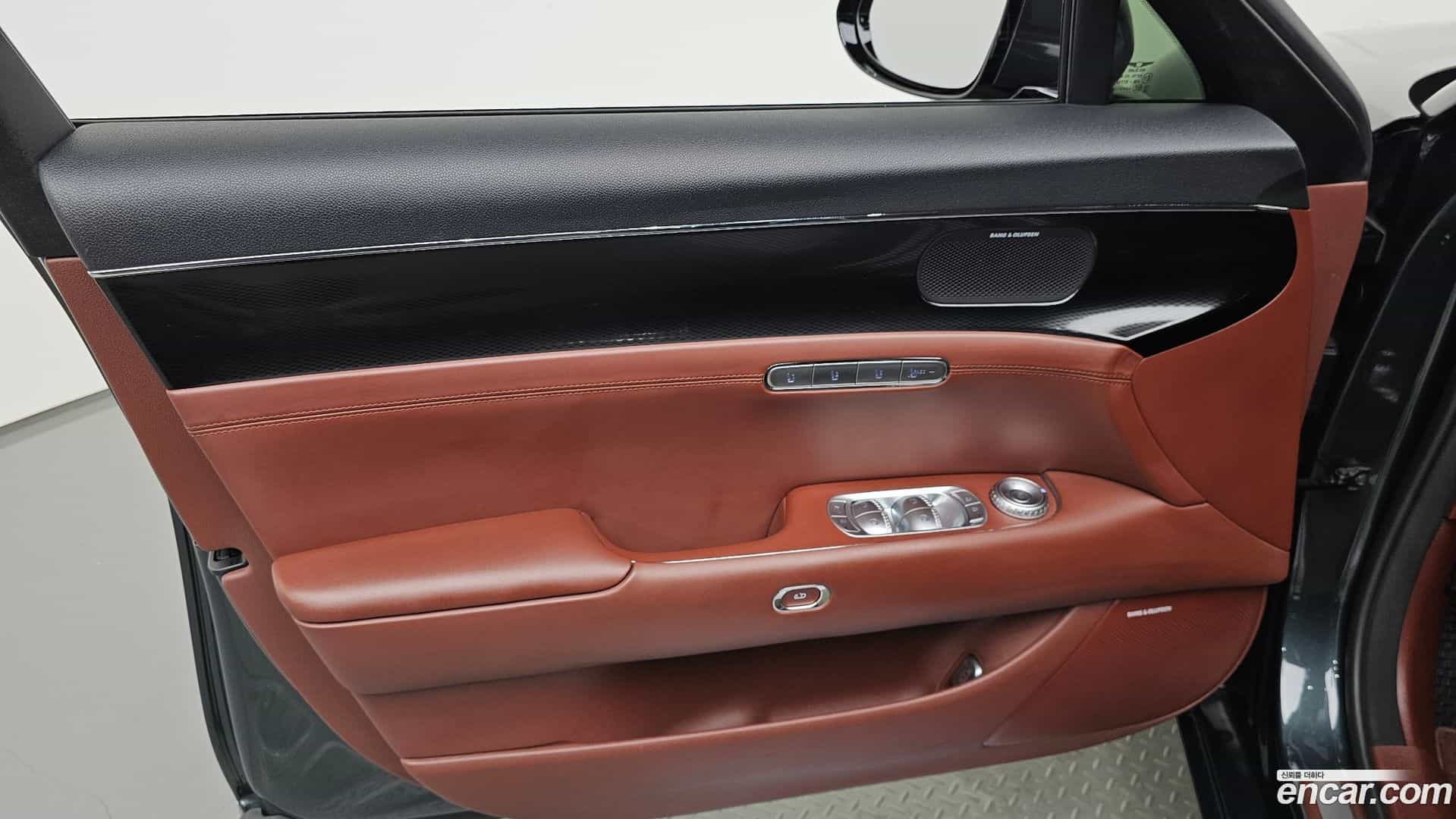 G90 Genesis 2022.3-INNER-034