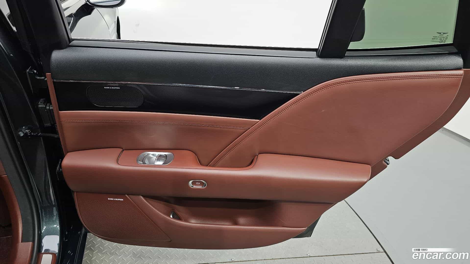 G90 Genesis 2022.3-INNER-035