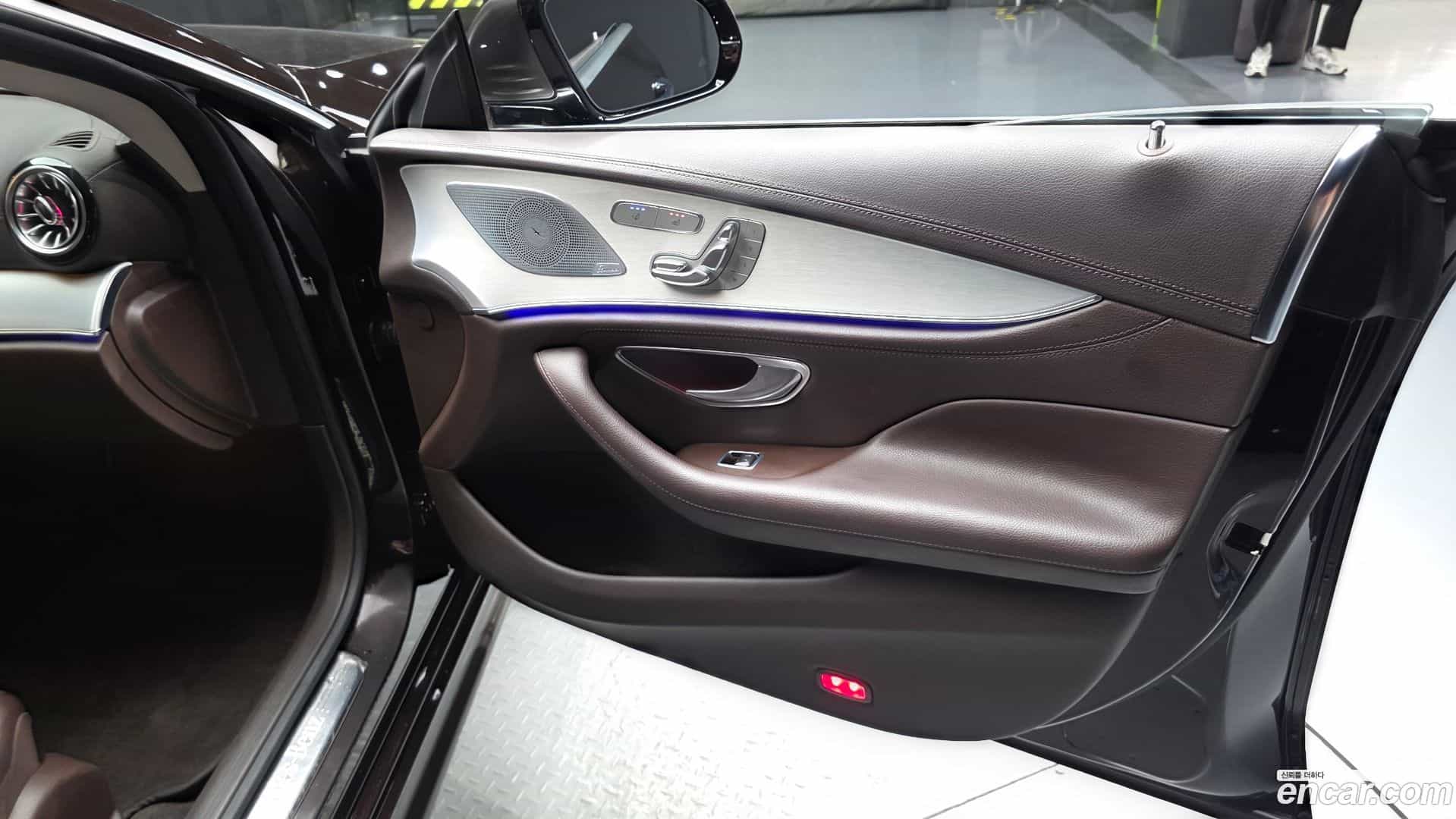 CLS-Class Mercedes-Benz 2018.10-INNER-034