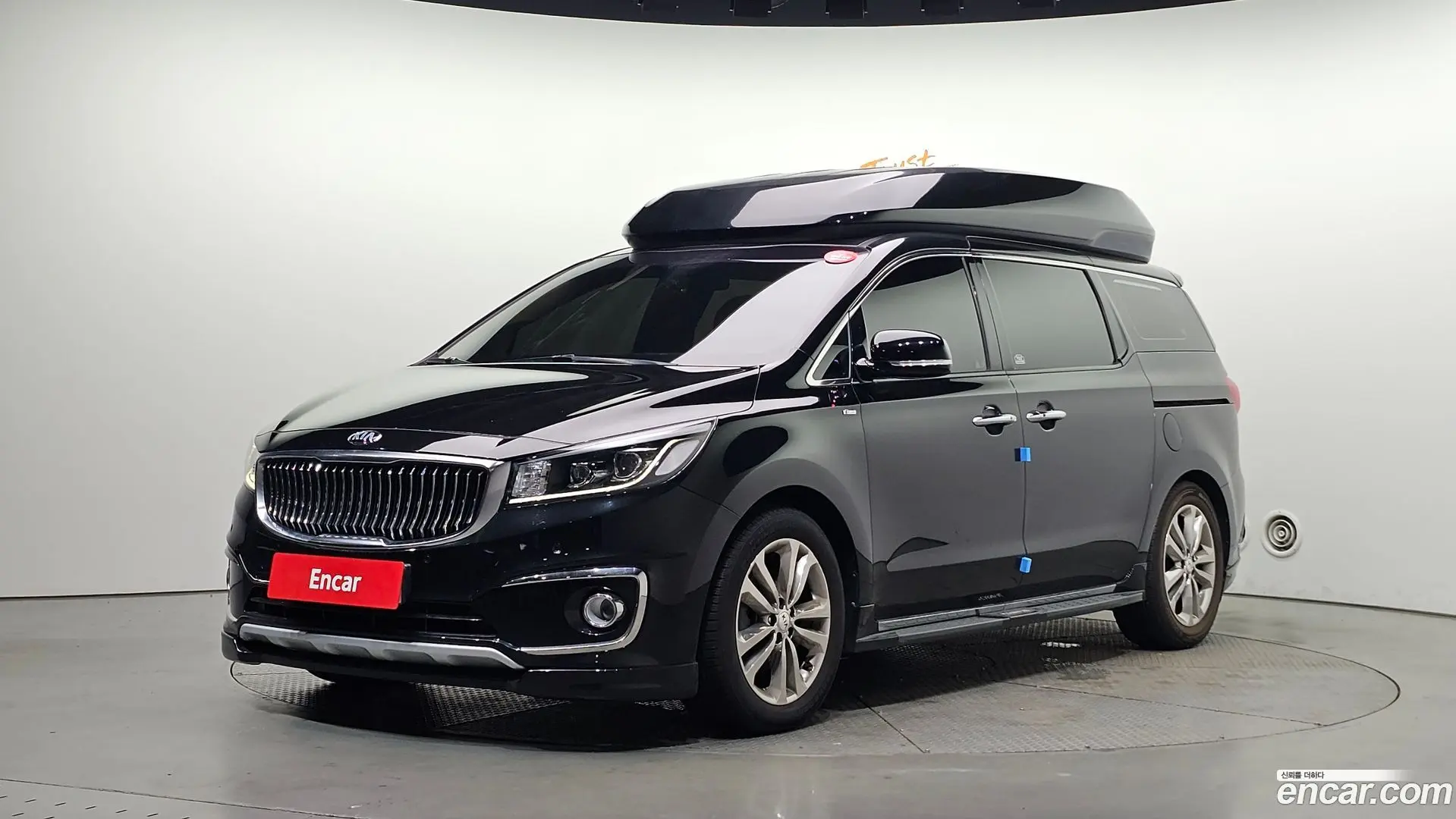 Main__Slider__Photo:Canival Kia 2016.3-0