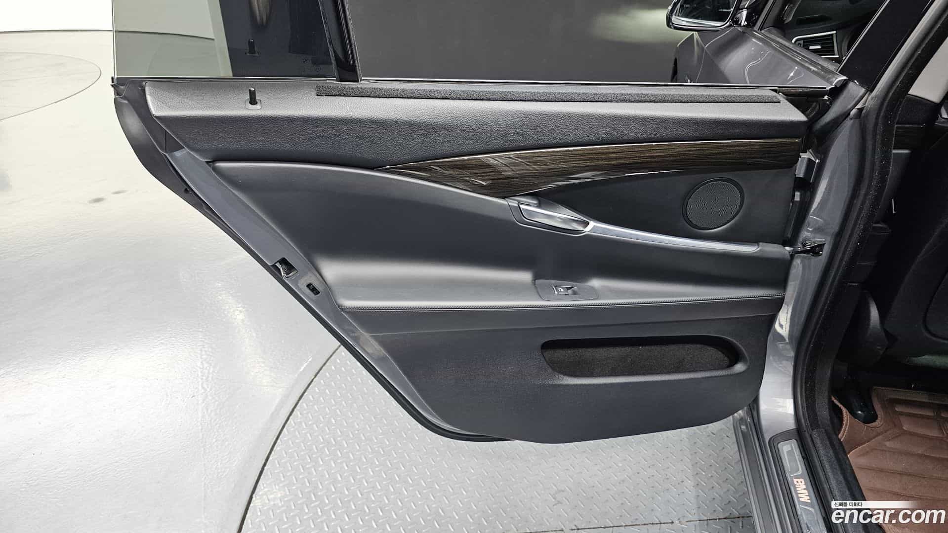 Gran Turismo BMW 2017.2-INNER-035