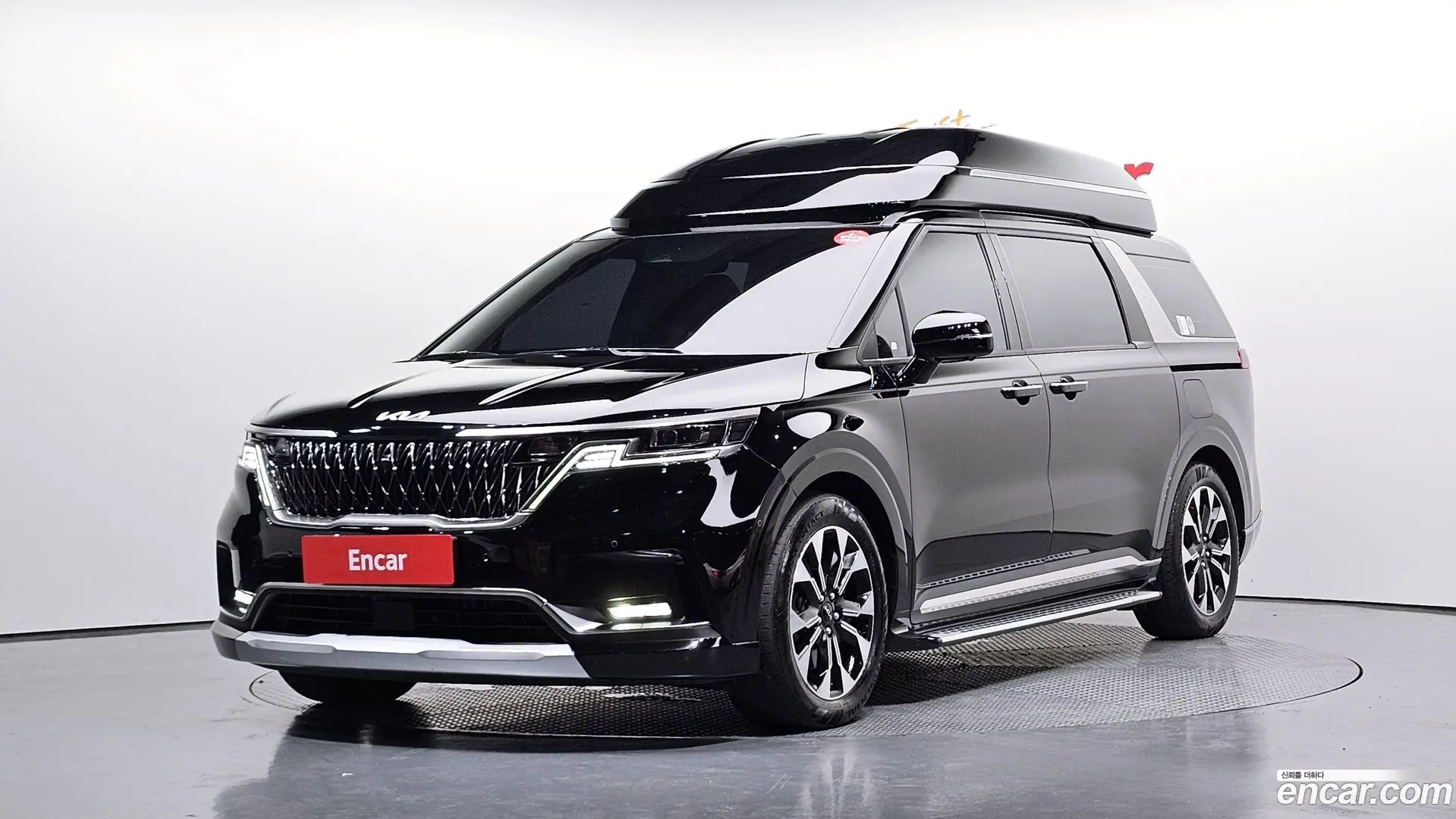 Main__Slider__Photo:Canival Kia 2021.10-0