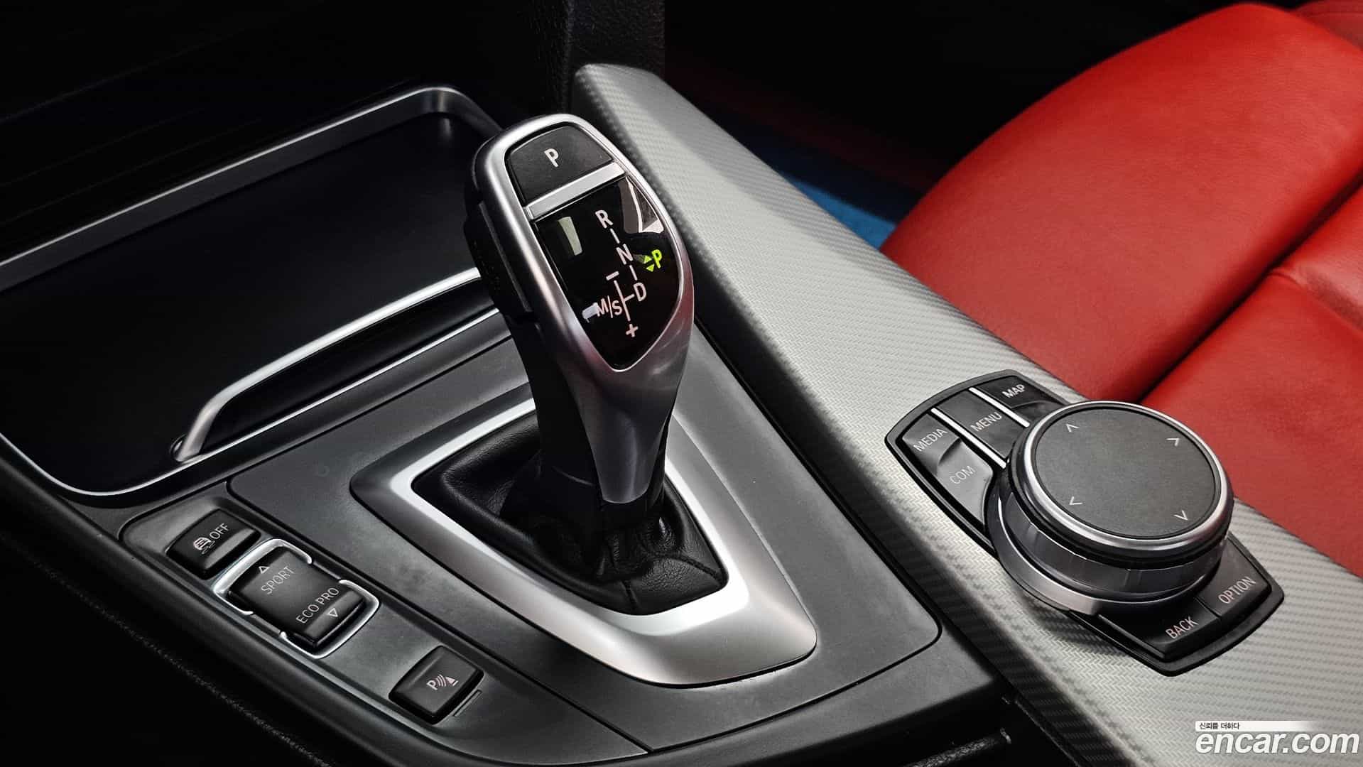 3-Series BMW 2018.11-INNER-009