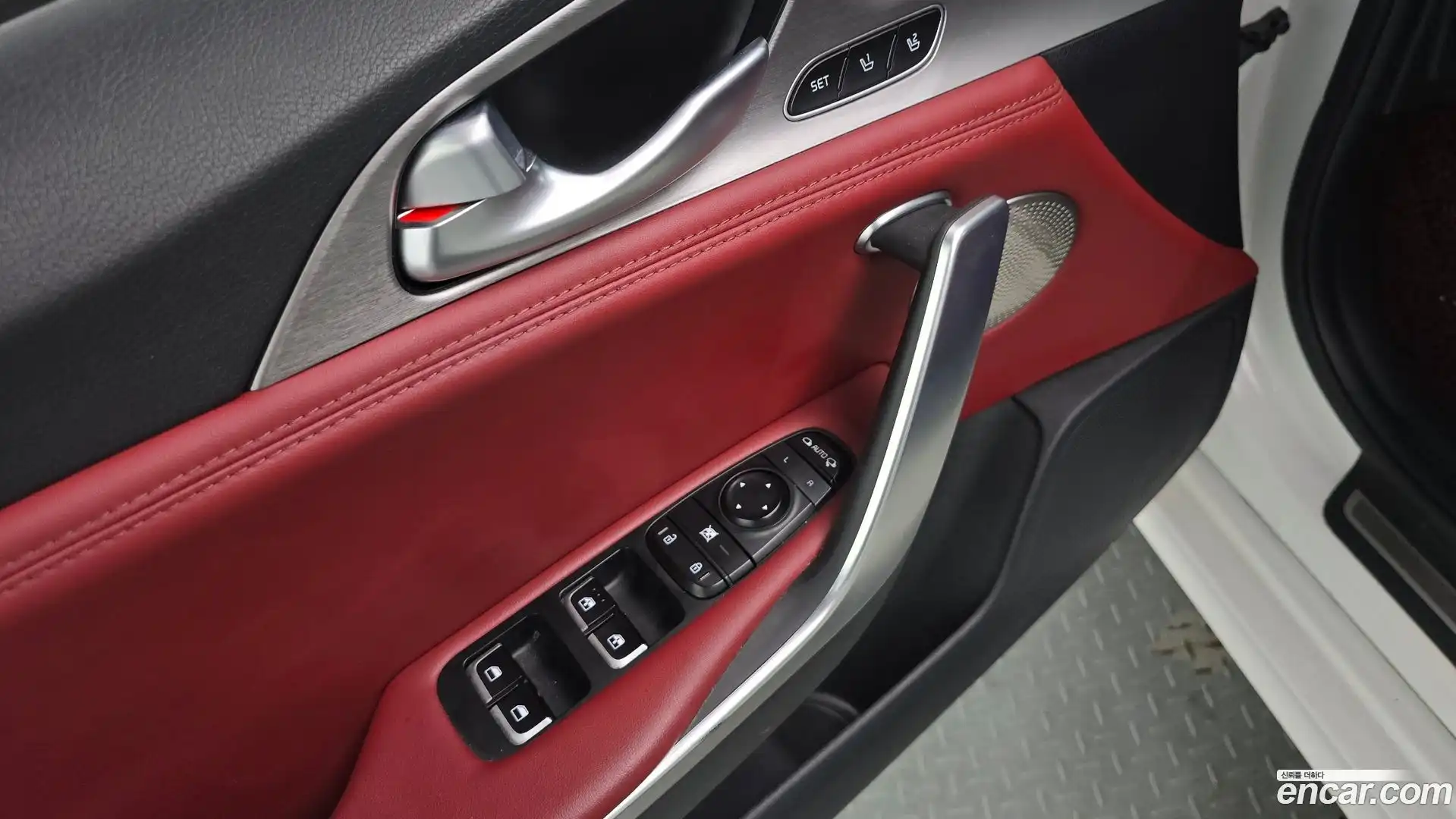 Stinger Kia 2018.6-OPTION-043