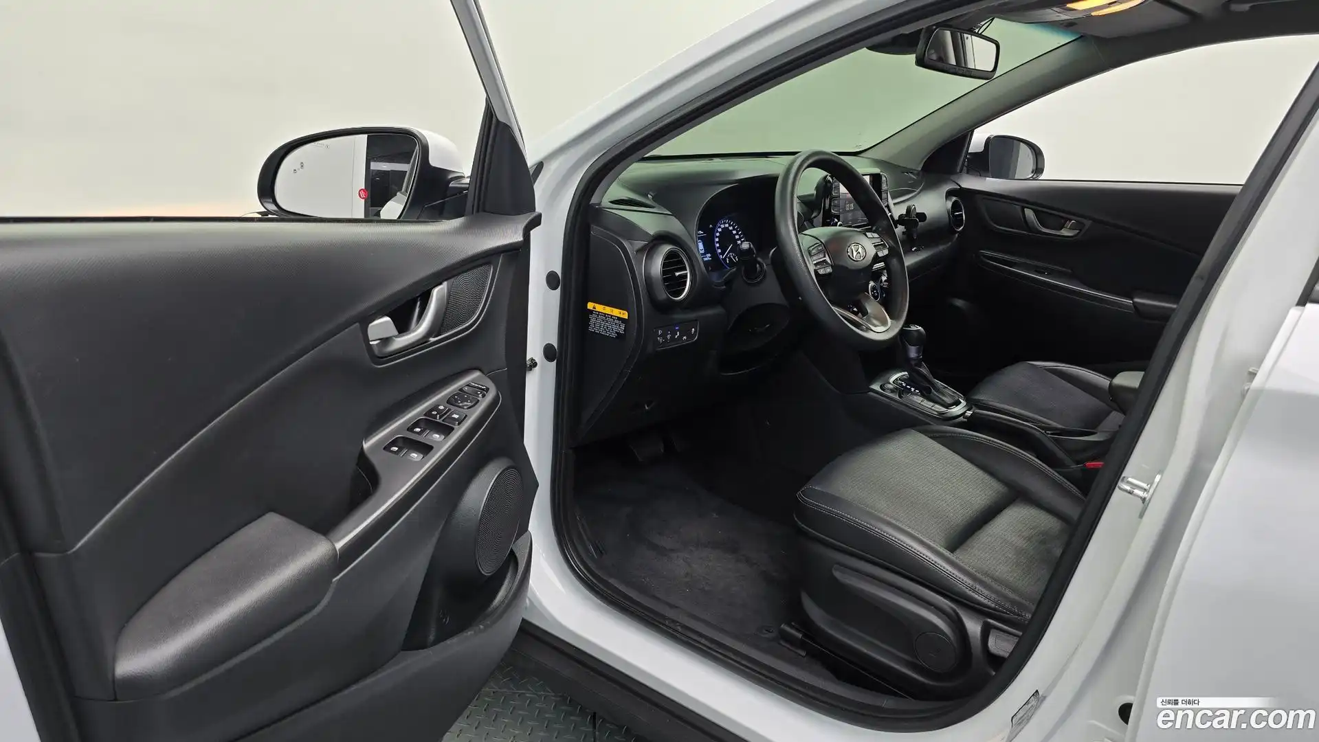 Kona Hyundai 2018.10-INNER-010