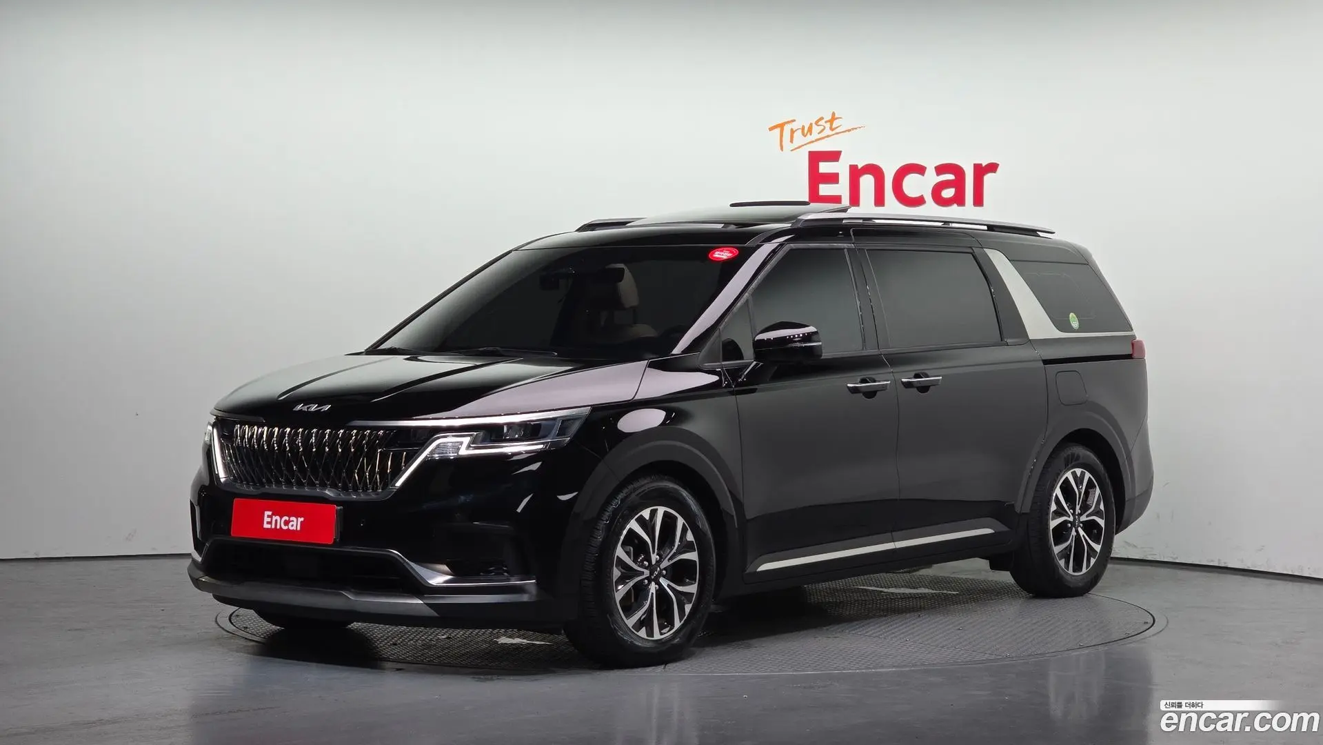 Main__Slider__Photo:Canival Kia 2022.9-0