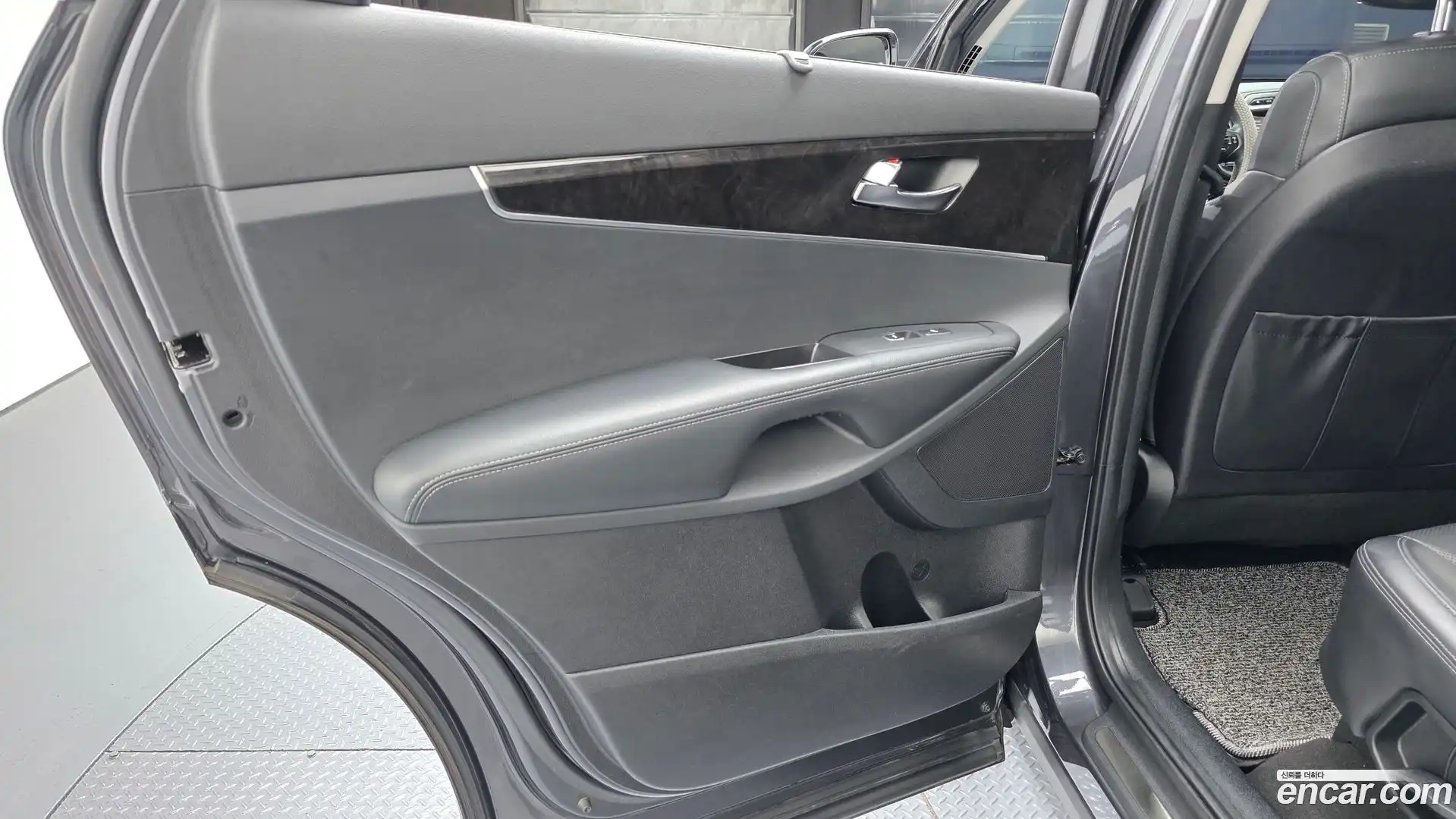 Sorento Kia 2015.8-INNER-035