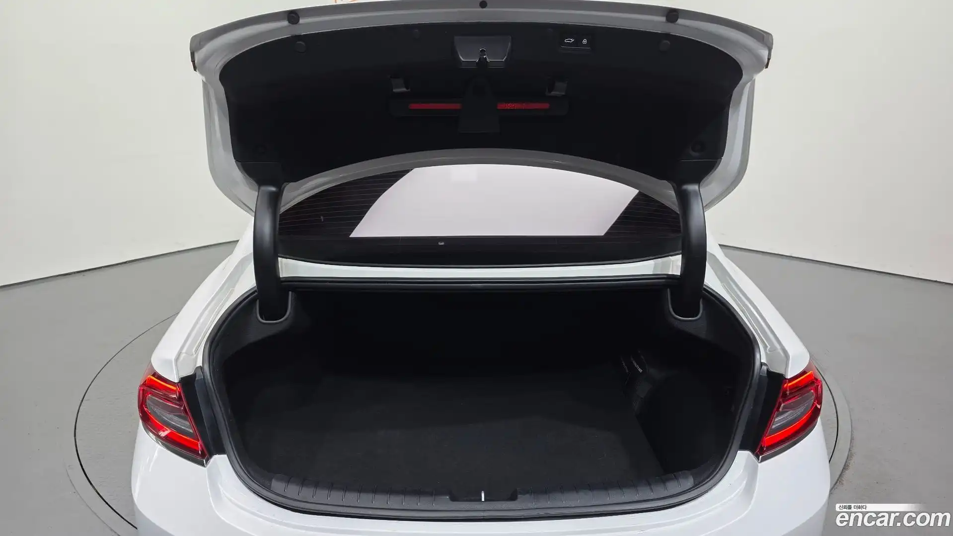 Grandeur Hyundai 2017.3-OPTION-024