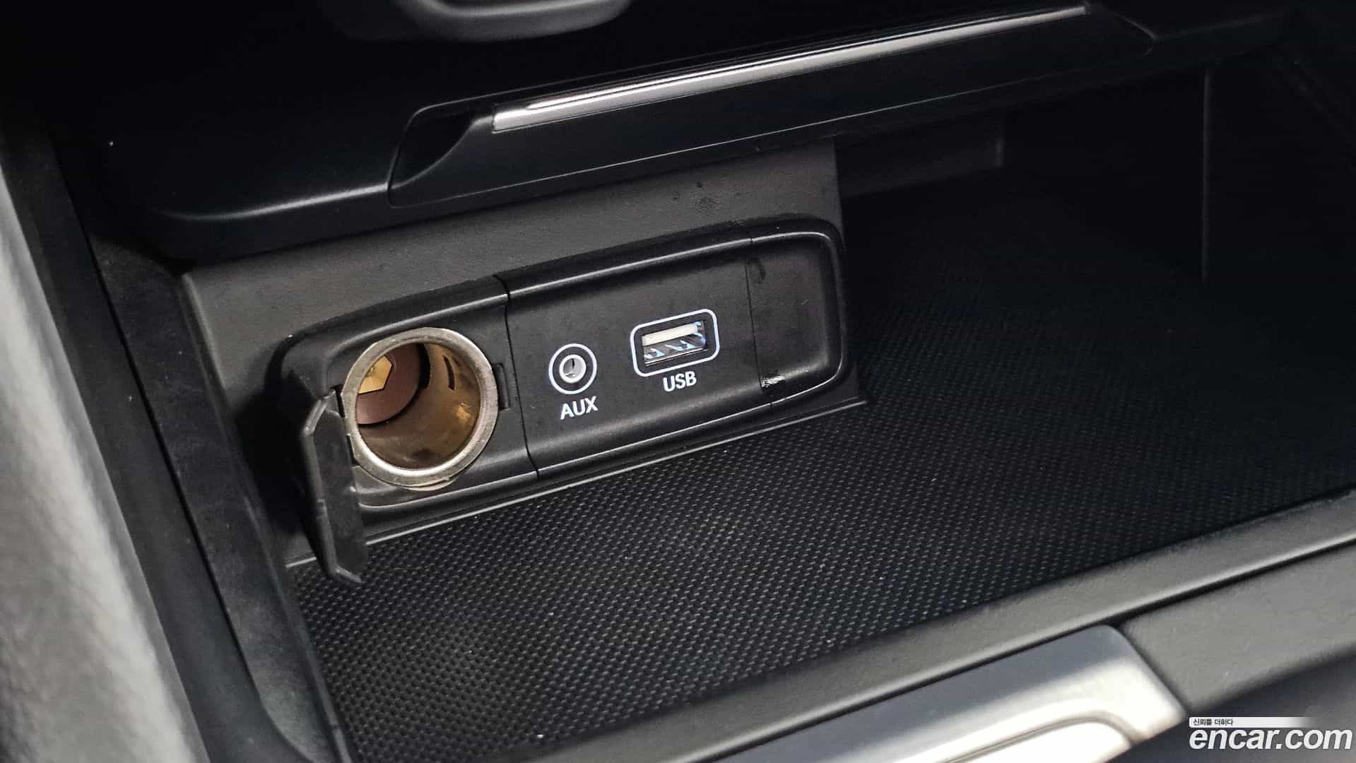 G70 Genesis 2019.0-INNER-036