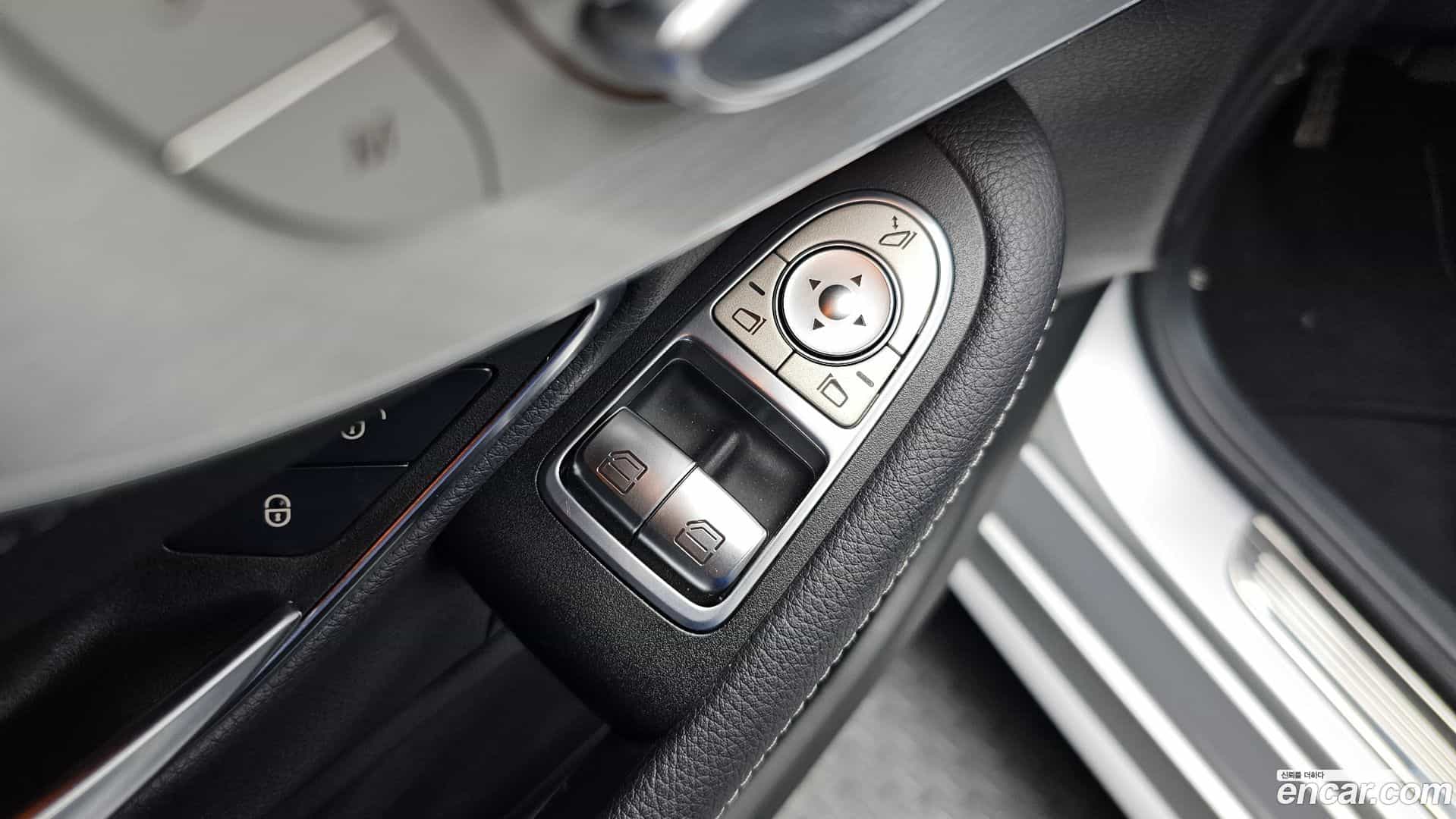 C-Class Mercedes-Benz 2016.4-OPTION-024