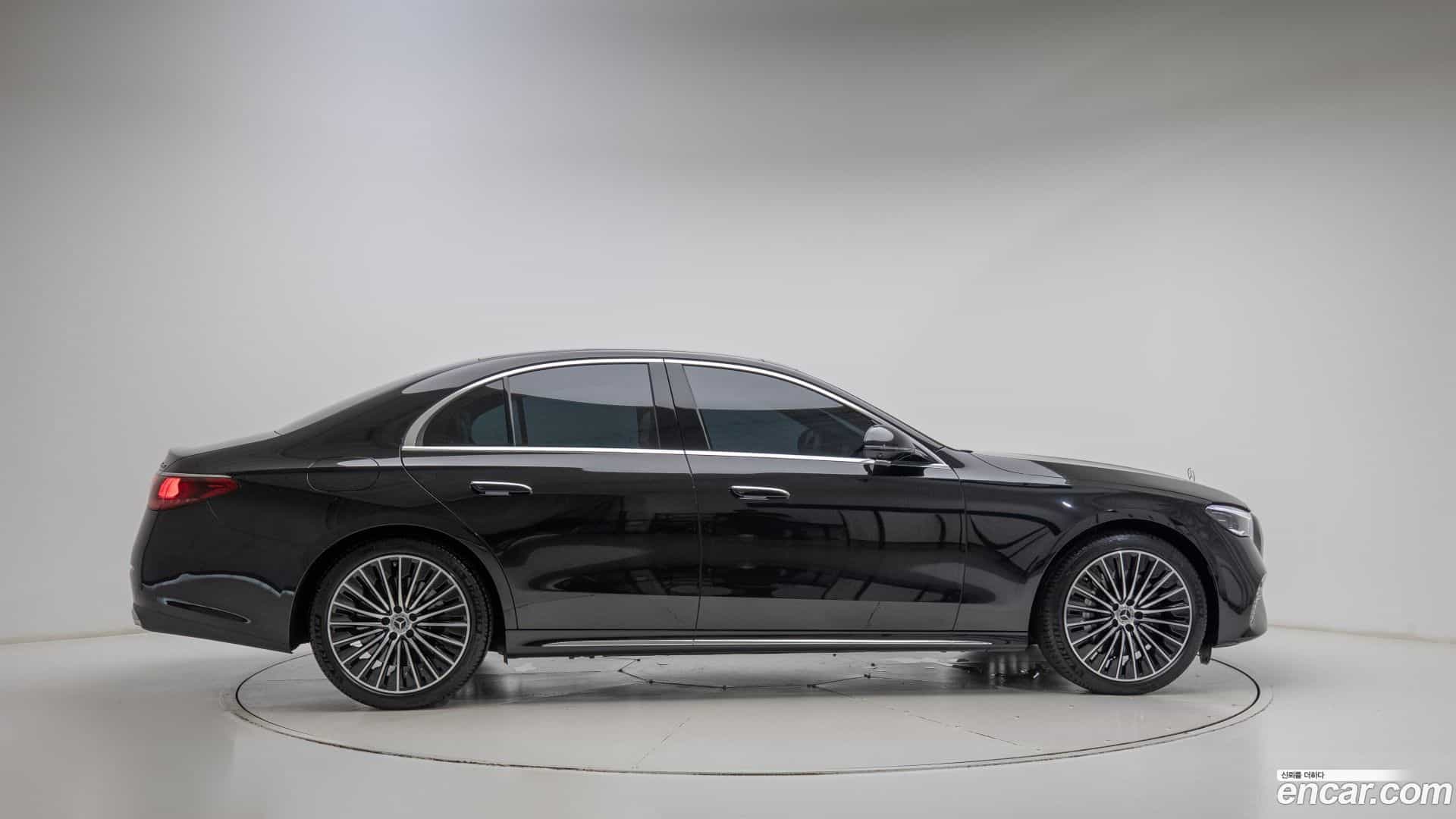 E-Class Mercedes-Benz 2025.7-OUTER-004