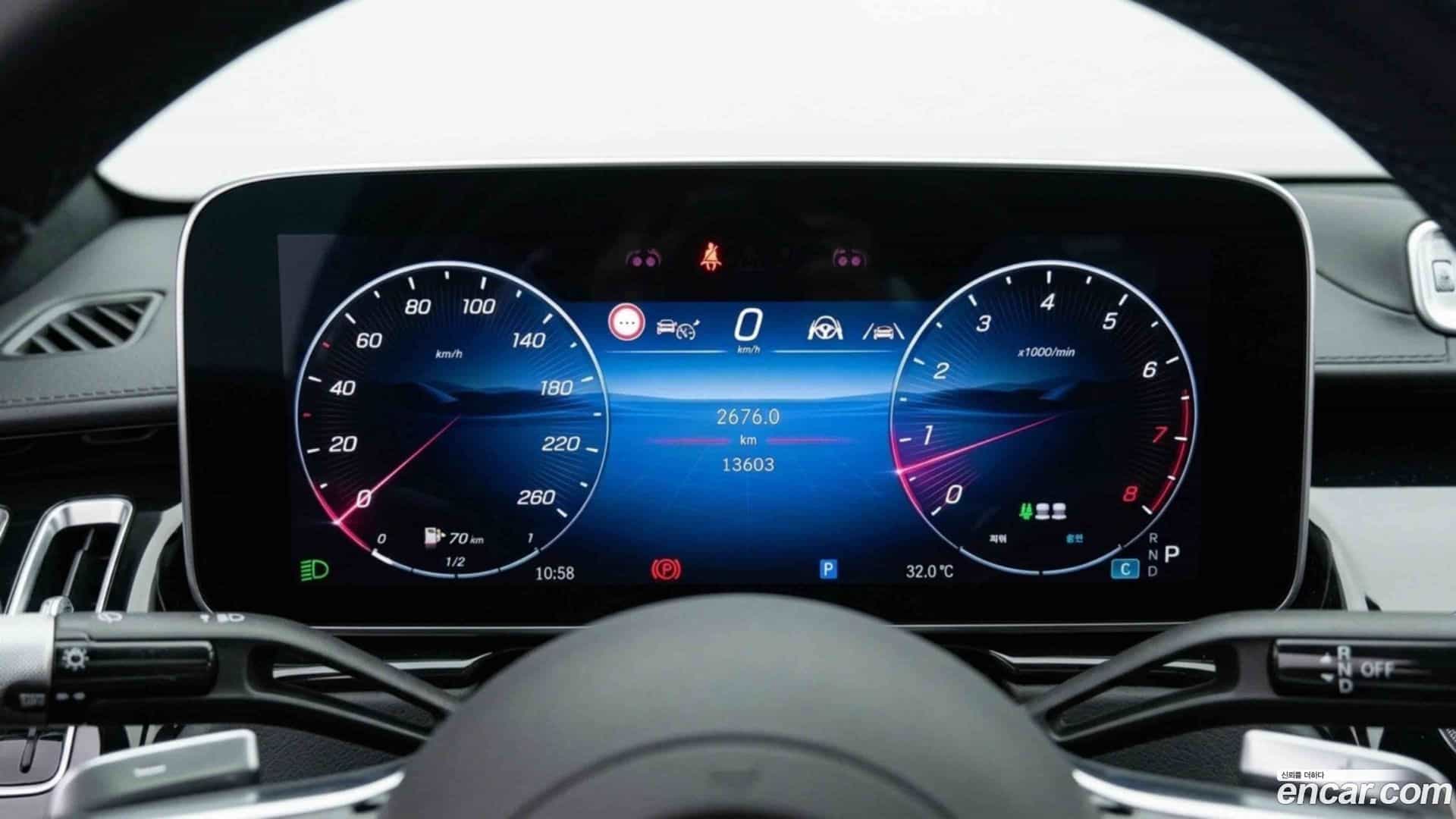 E-Class Mercedes-Benz 2025.7-INNER-008