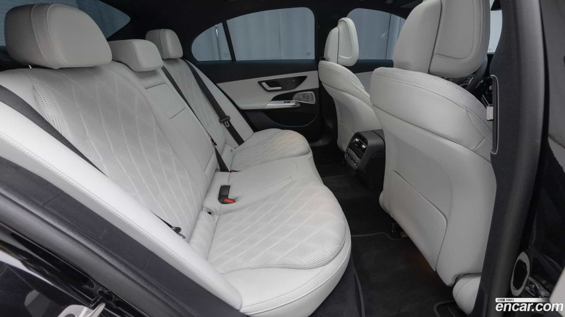 E-Class Mercedes-Benz 2025.7-OPTION-021