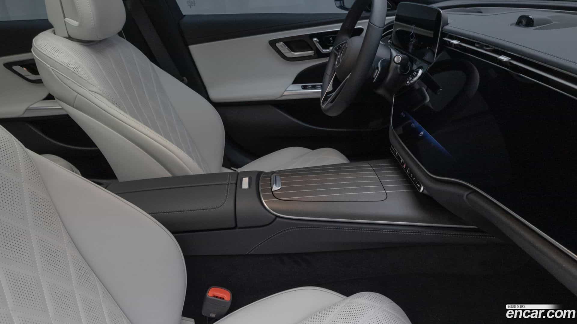 E-Class Mercedes-Benz 2025.7-OPTION-023