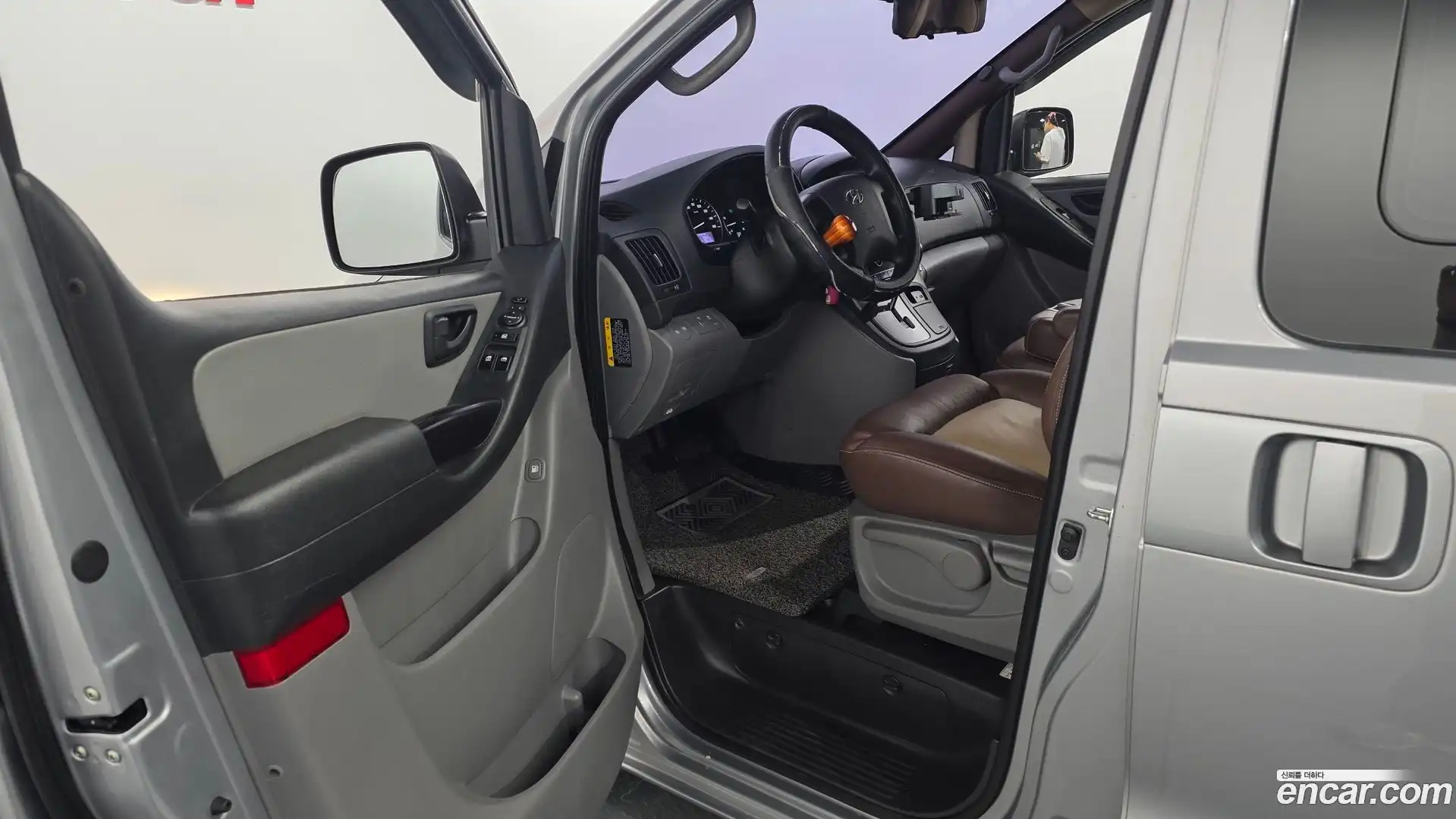 Starex Hyundai 2018.0-INNER-010