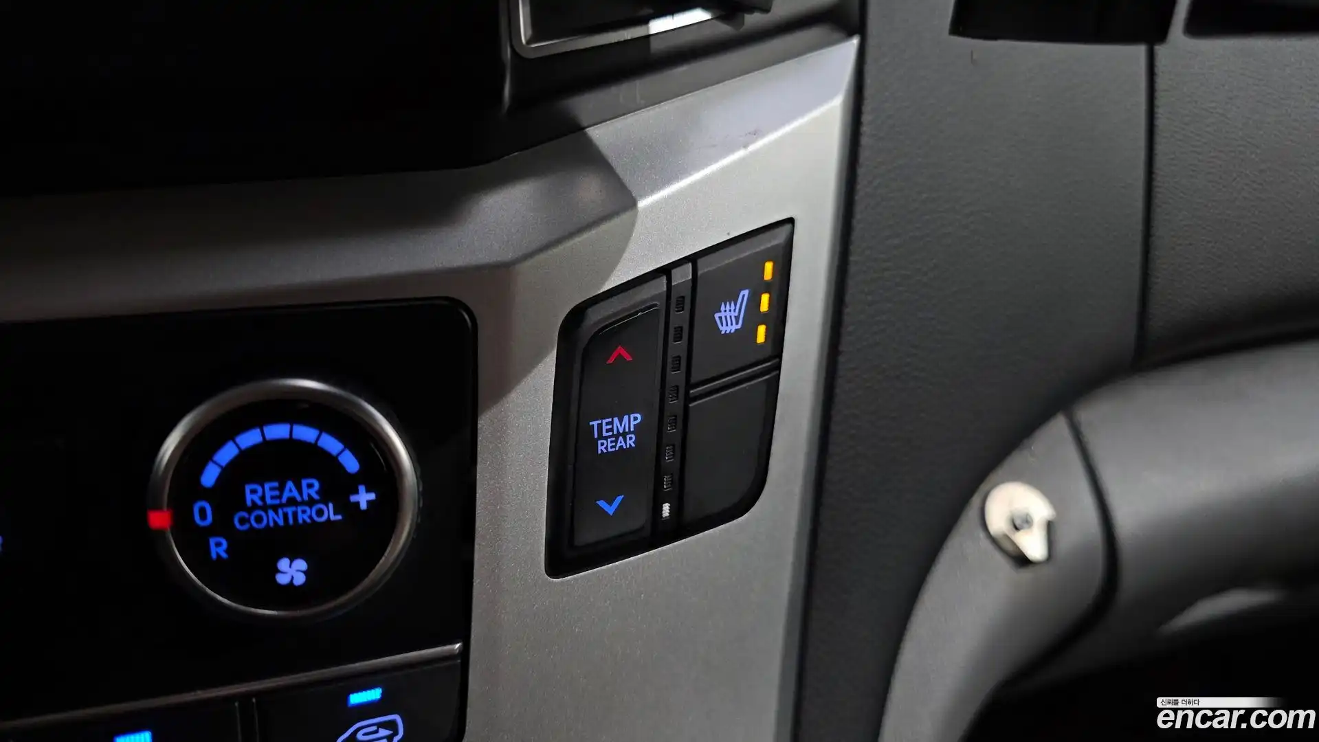 Starex Hyundai 2018.0-OPTION-045