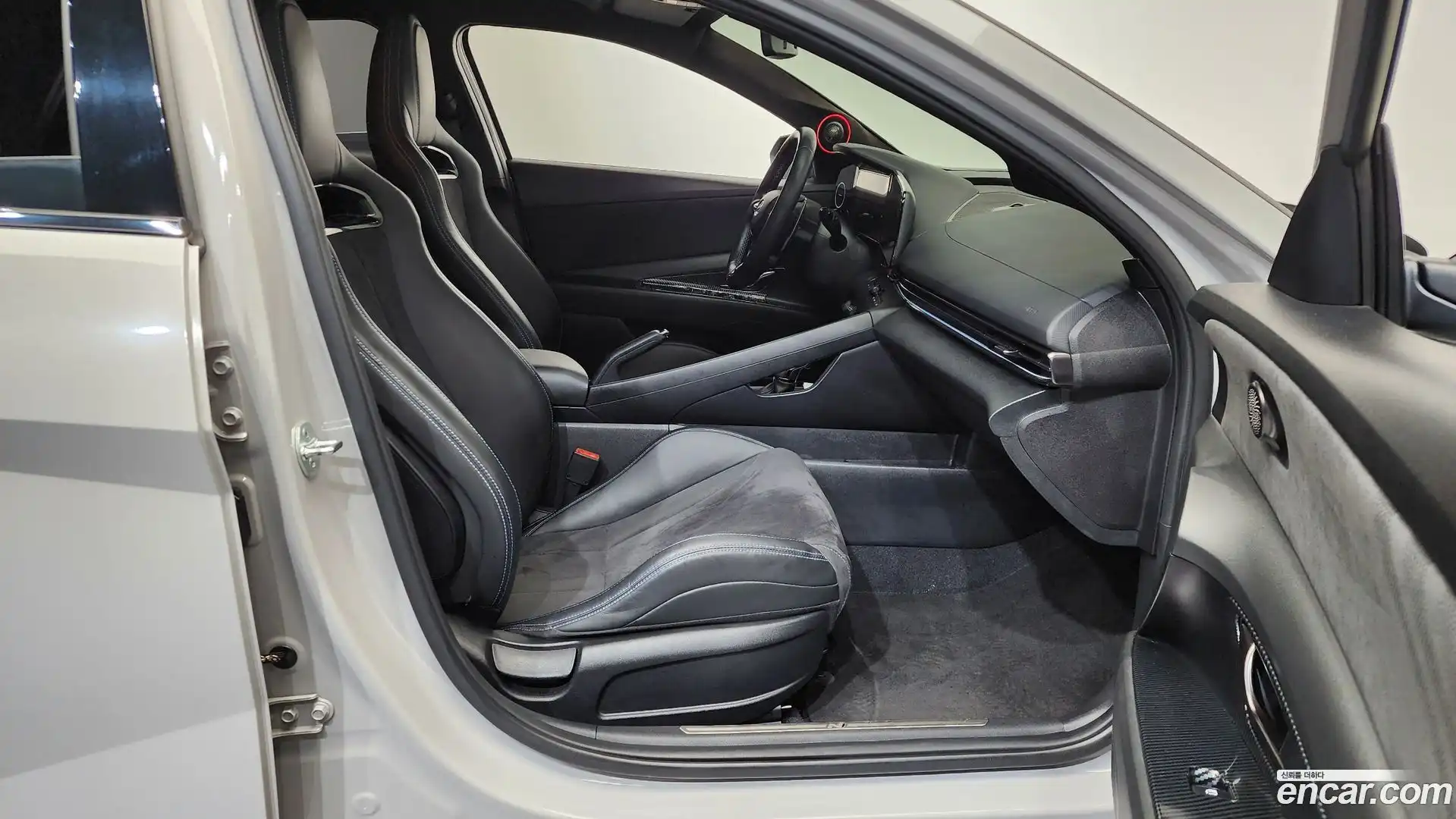 AVANTE Hyundai 2022.1-INNER-036