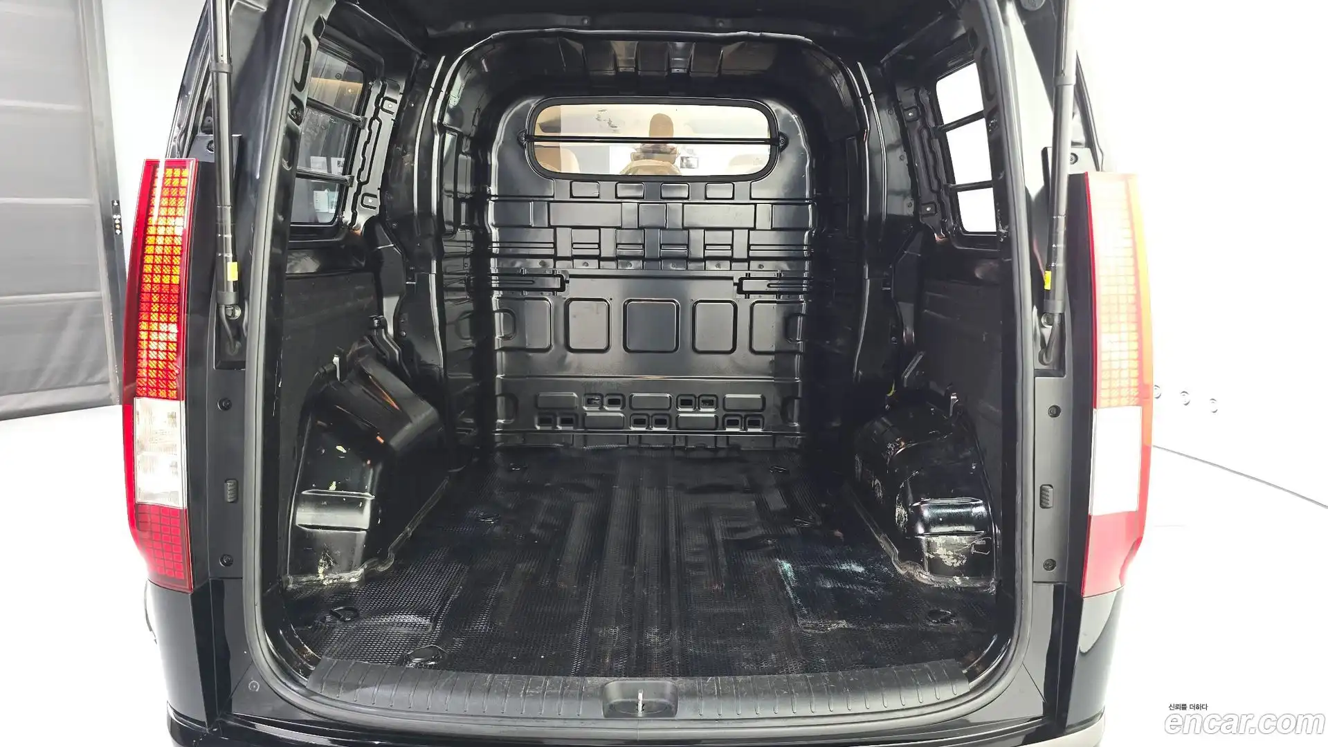 Staria Hyundai 2023.5-OPTION-022