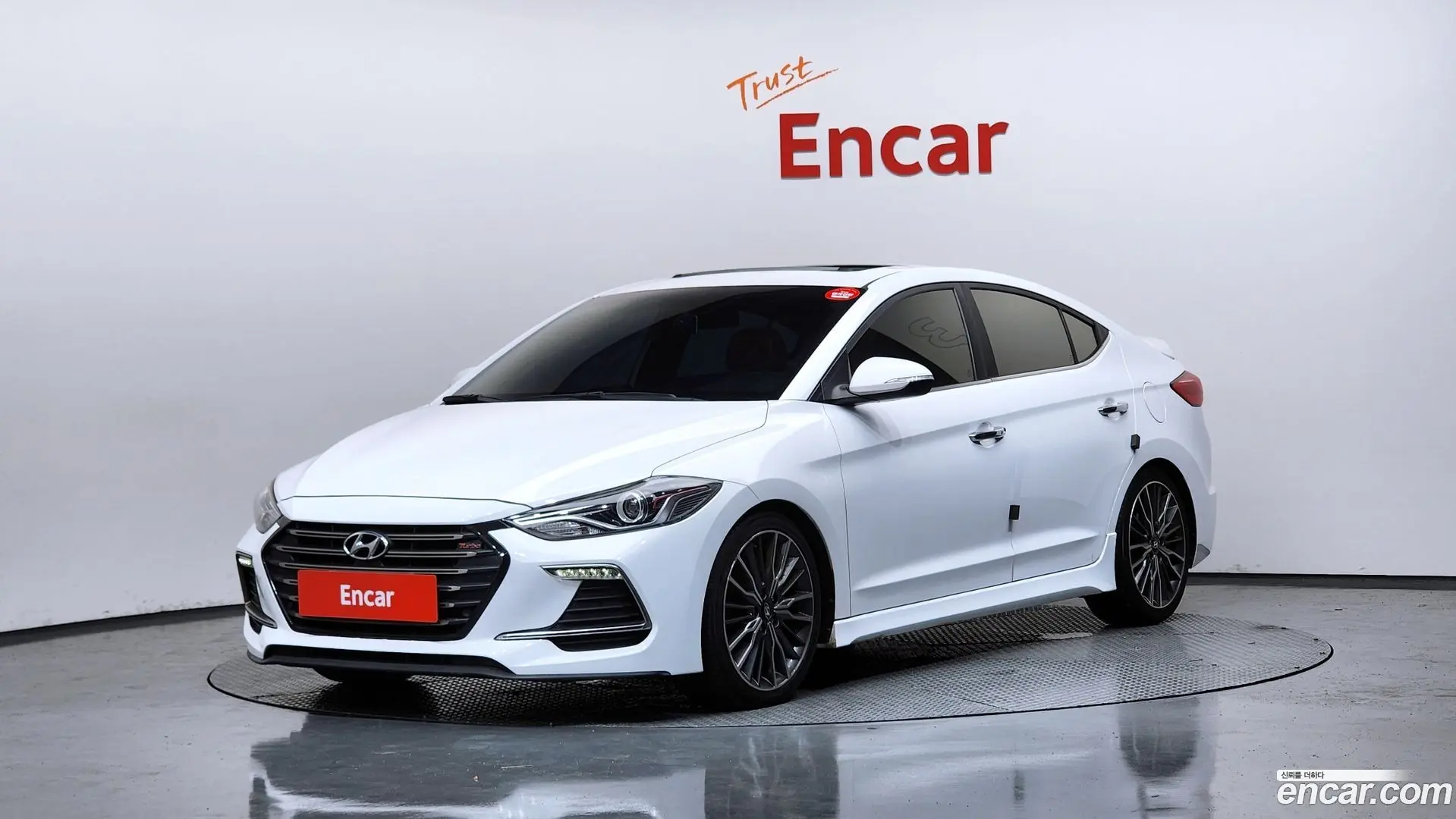 Main__Slider__Photo:AVANTE Hyundai 2017.6-0