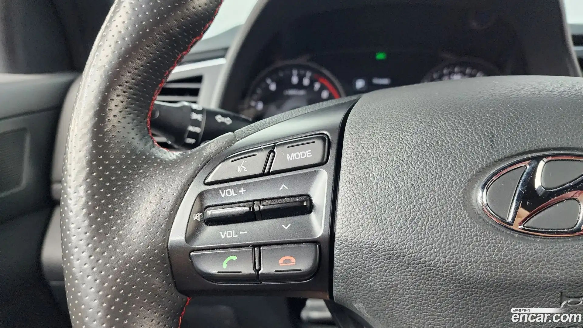 AVANTE Hyundai 2017.6-OPTION-021