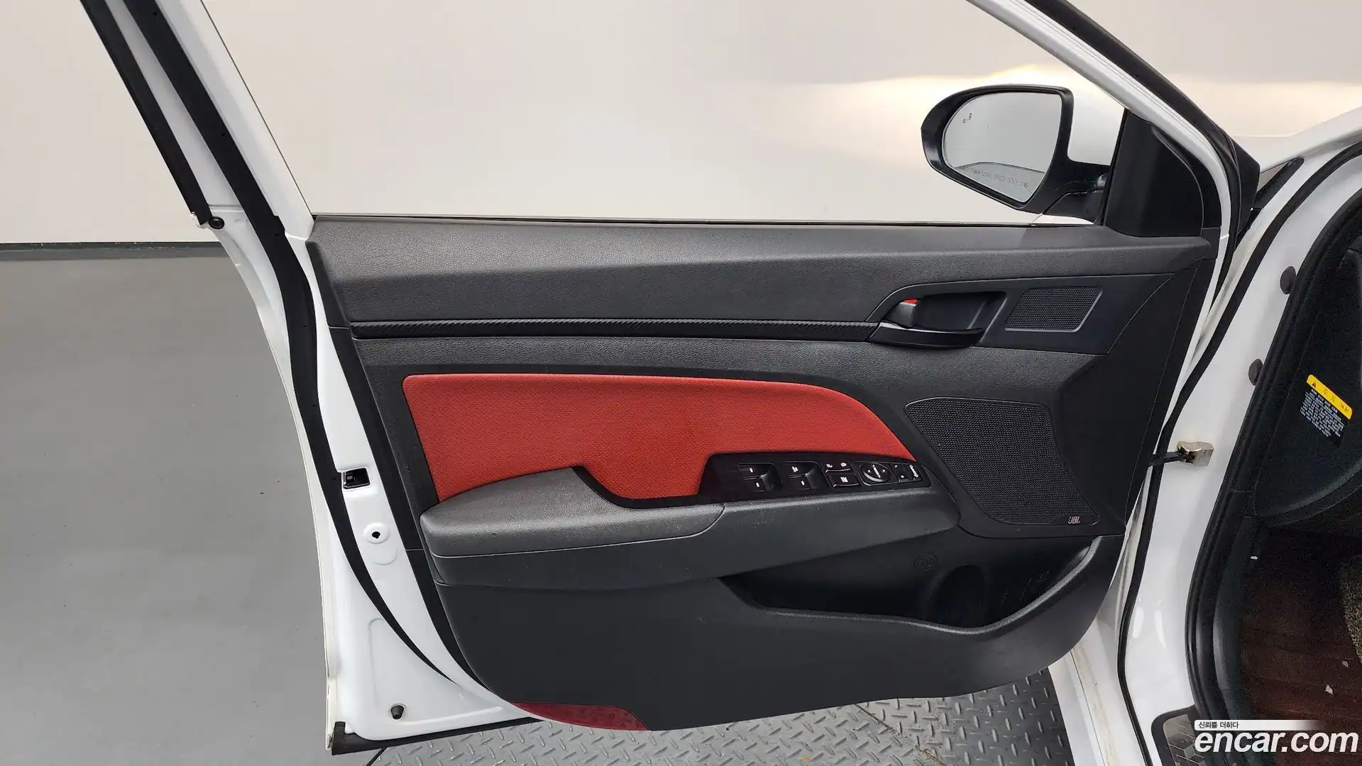 AVANTE Hyundai 2017.6-INNER-034