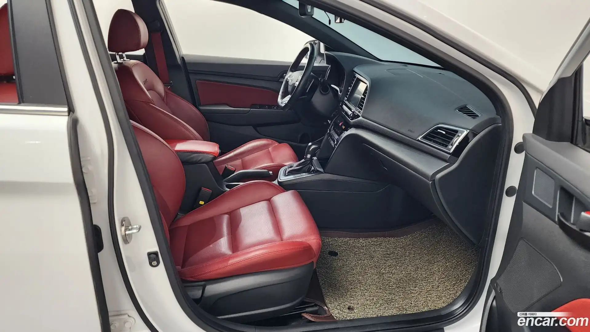 AVANTE Hyundai 2017.6-INNER-036
