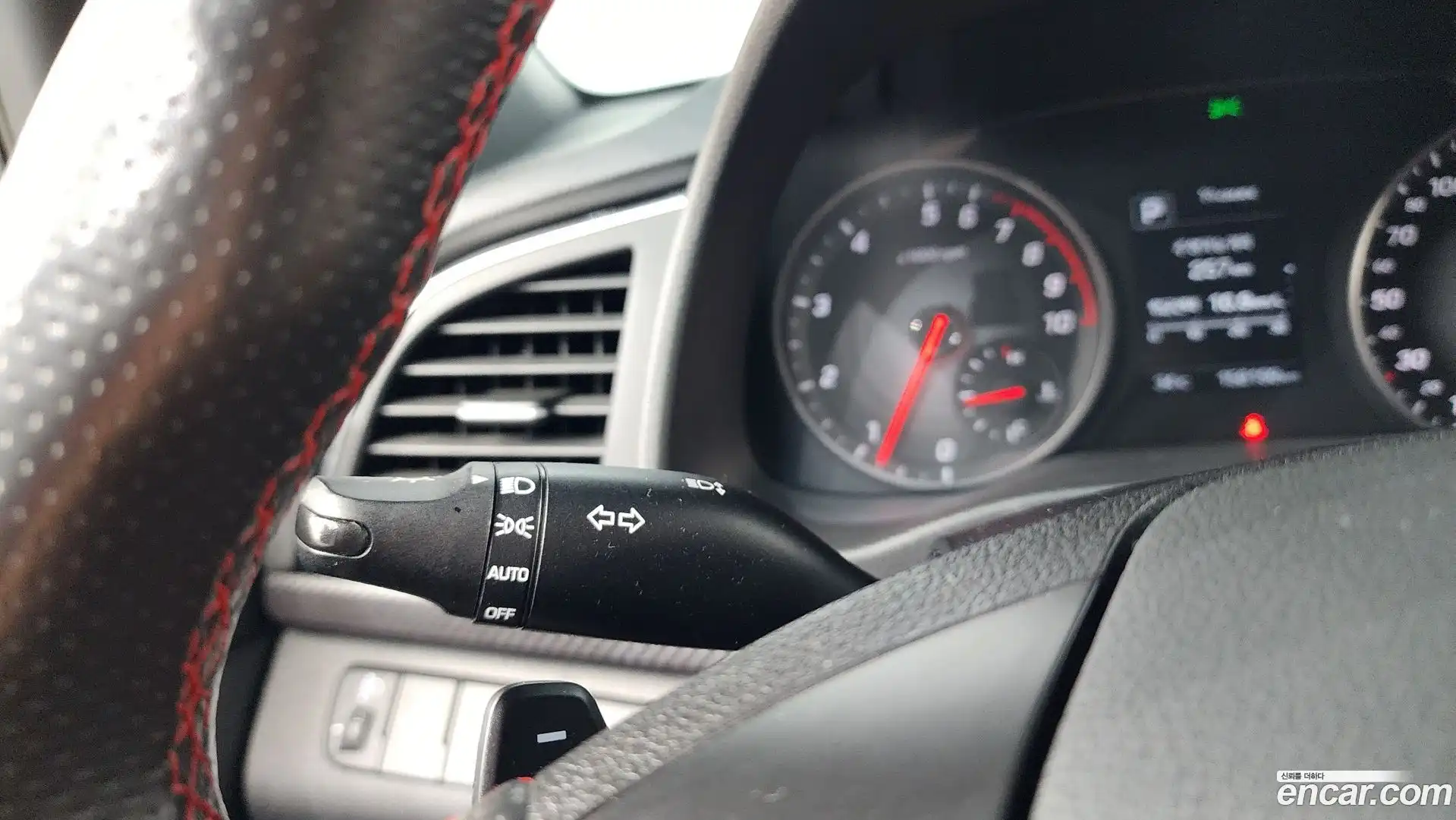 AVANTE Hyundai 2017.6-OPTION-041