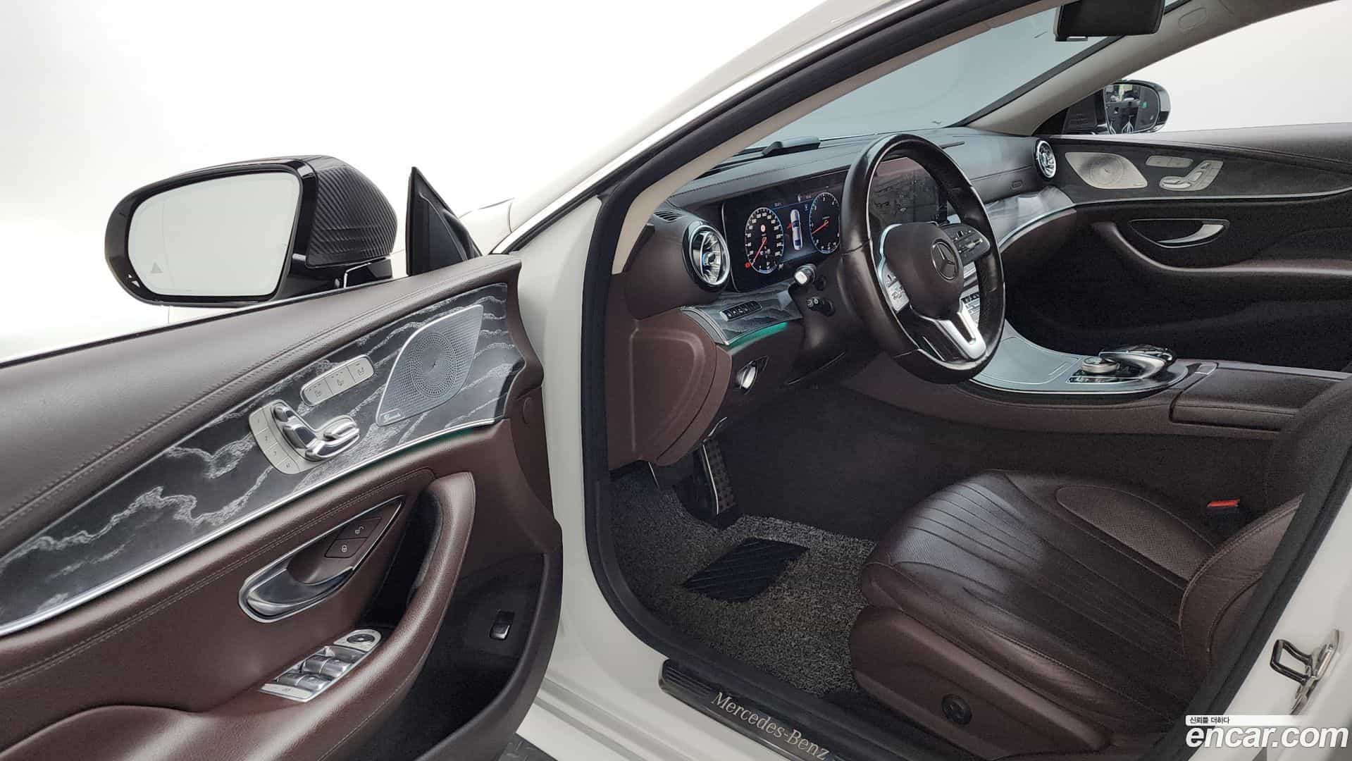 CLS-Class Mercedes-Benz 2019.5-INNER-010