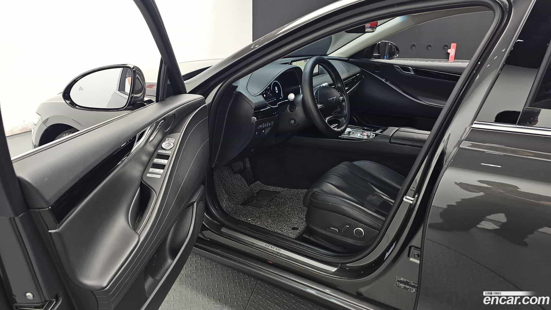 G80 Genesis 2023.1-INNER-010