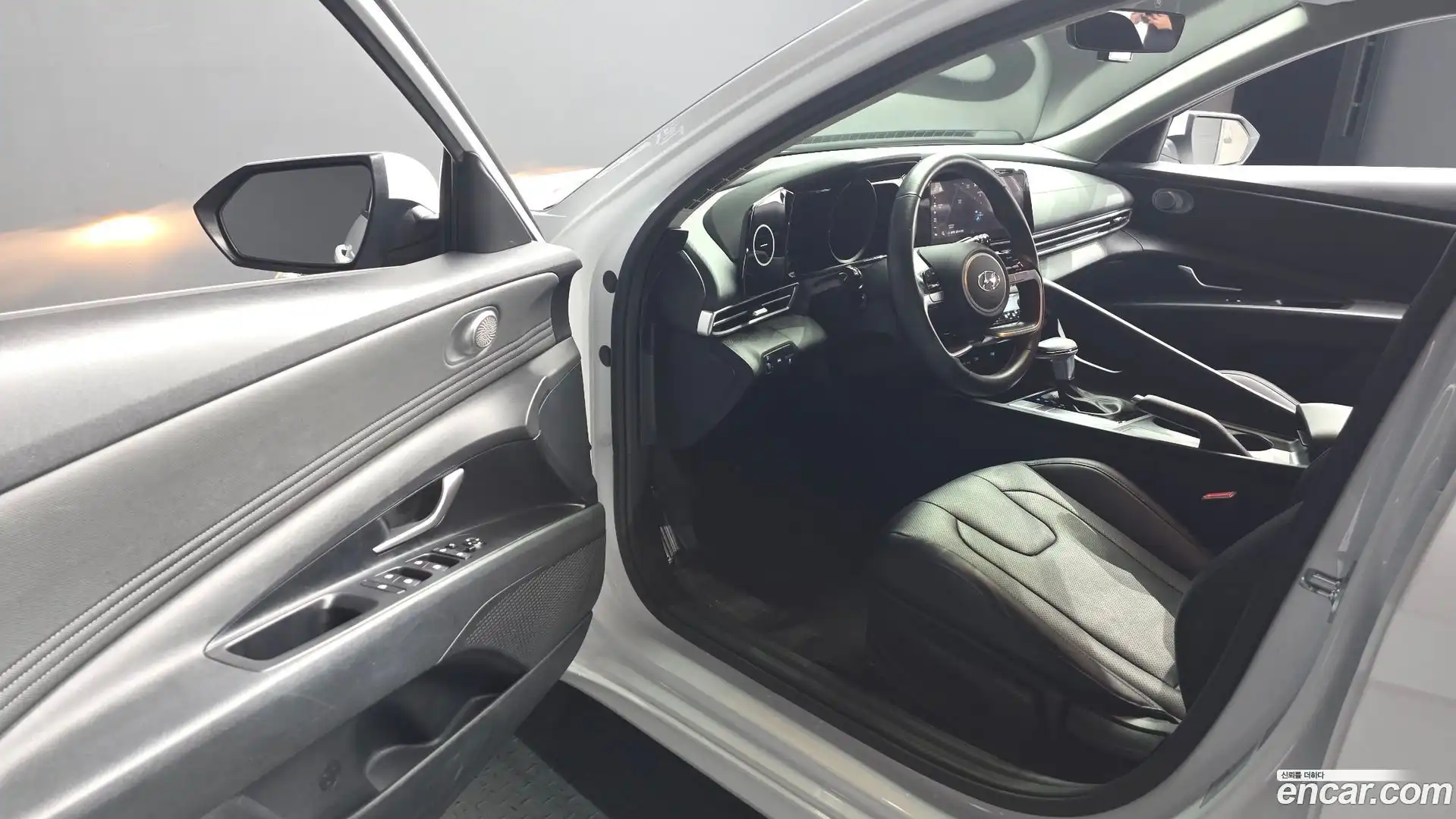 AVANTE Hyundai 2020.5-INNER-010