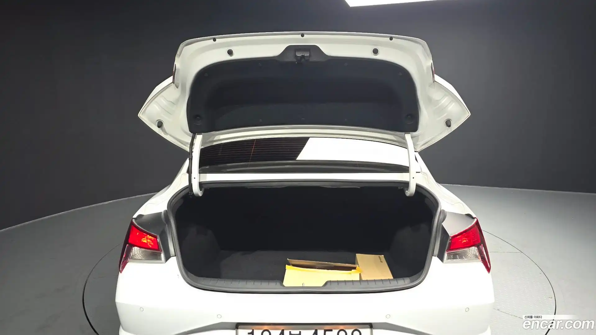 AVANTE Hyundai 2020.5-OPTION-024