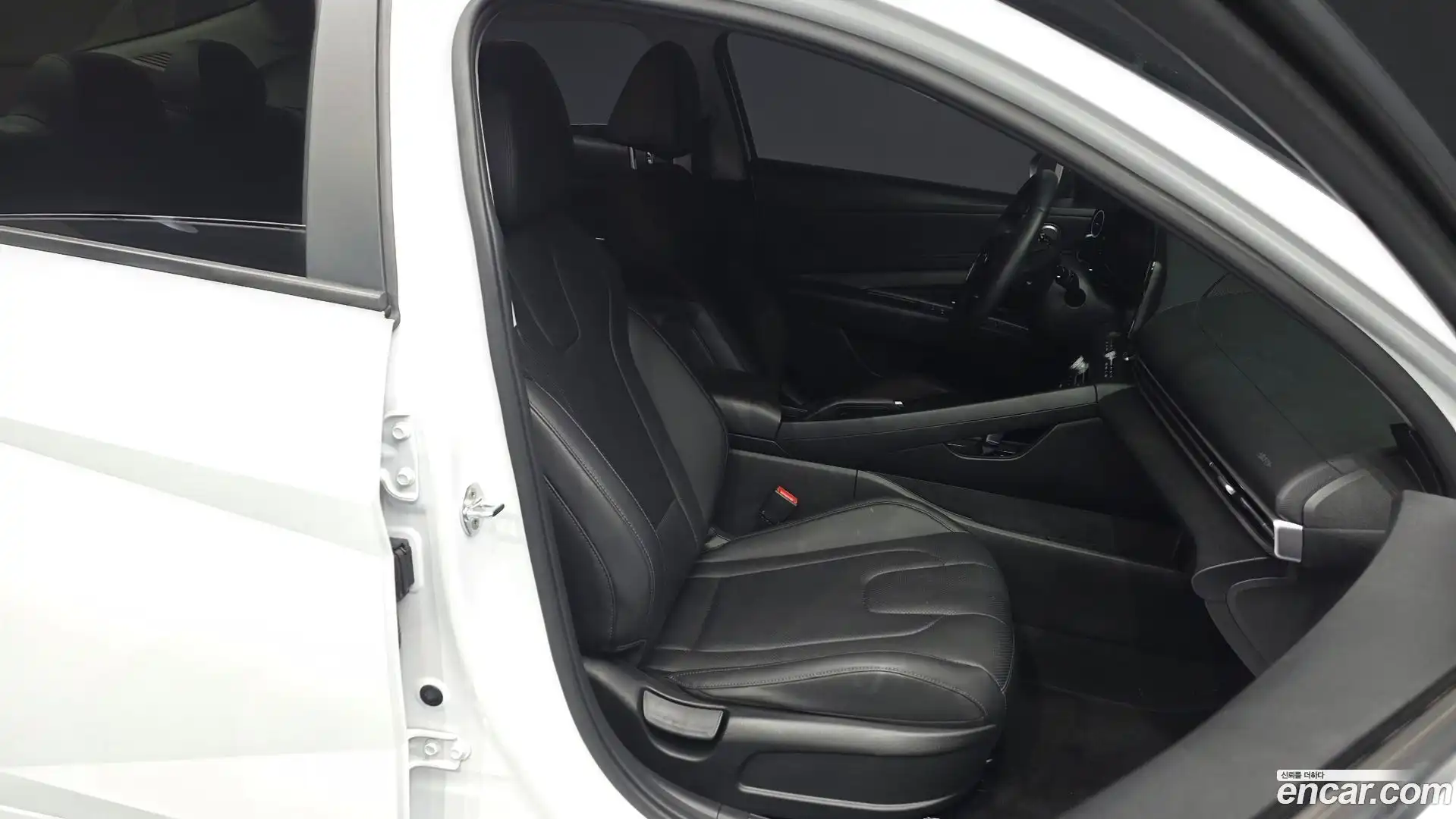 AVANTE Hyundai 2020.5-INNER-036