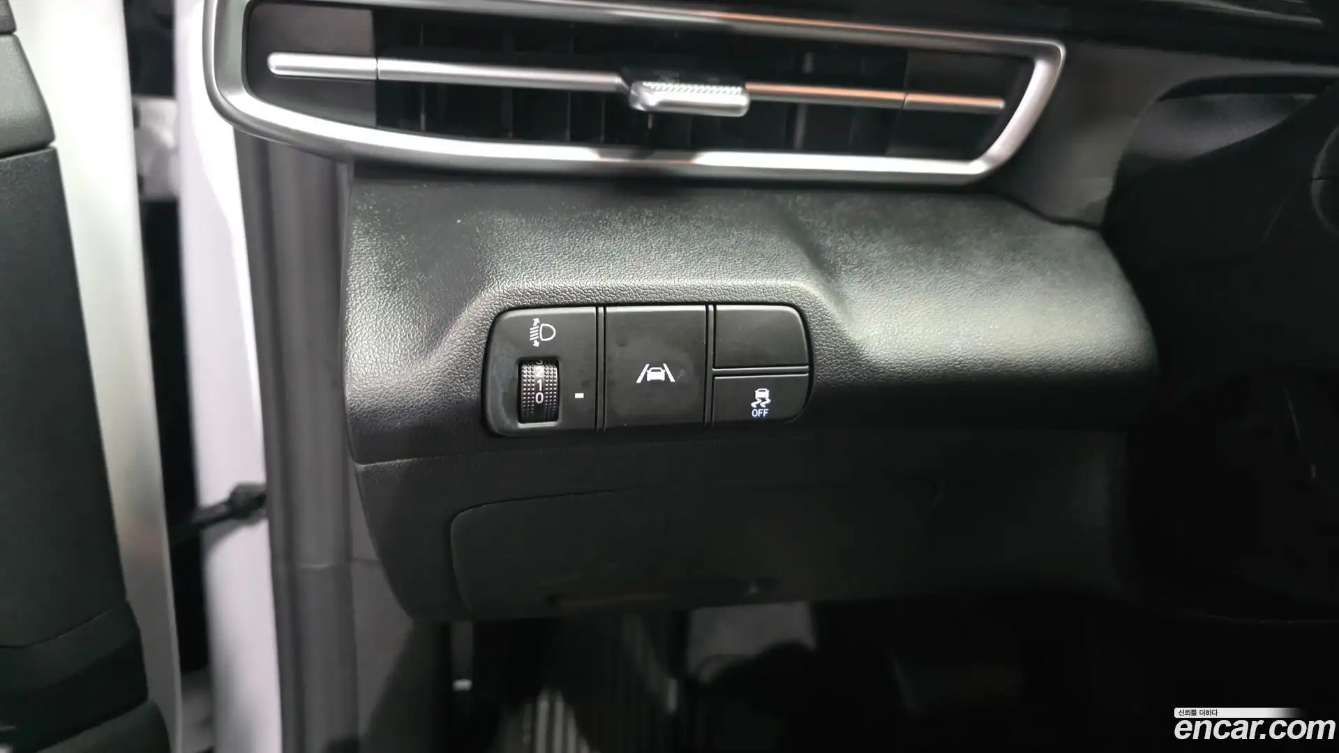 AVANTE Hyundai 2020.5-OPTION-040