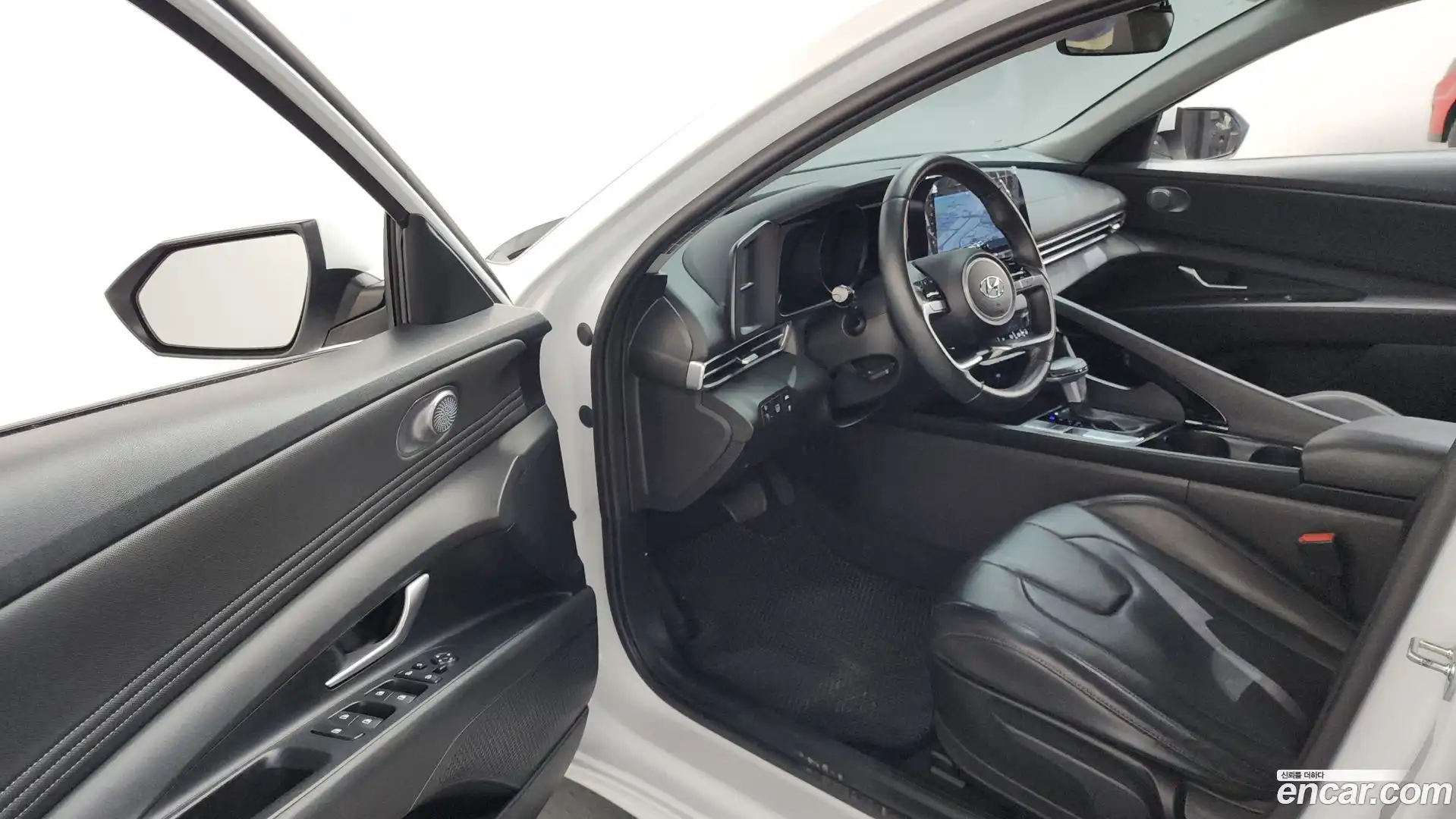 AVANTE Hyundai 2023.1-INNER-010