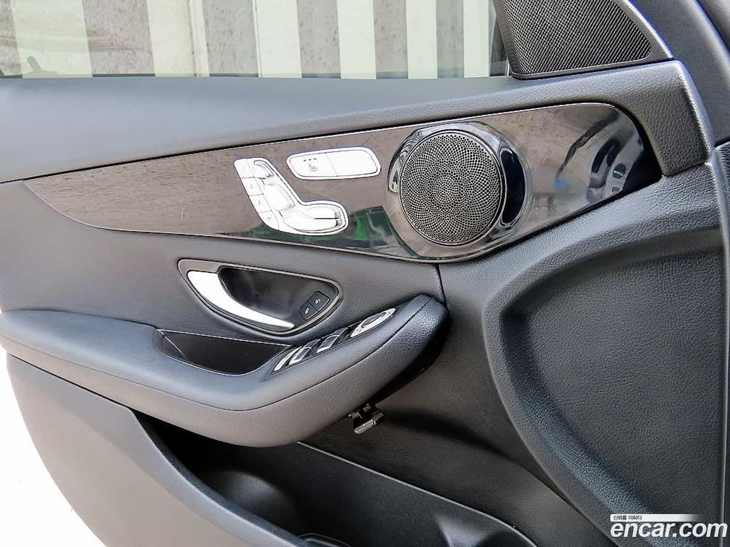 C-Class Mercedes-Benz 2020.4-OPTION-015