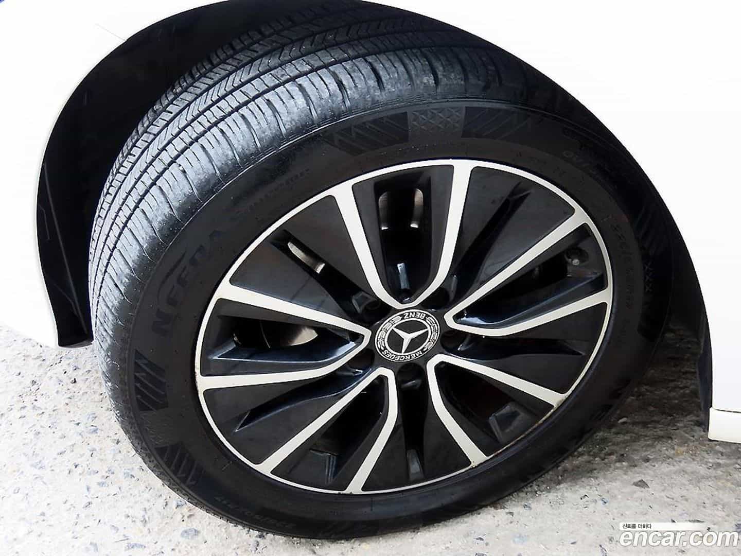 C-Class Mercedes-Benz 2020.4-OPTION-023