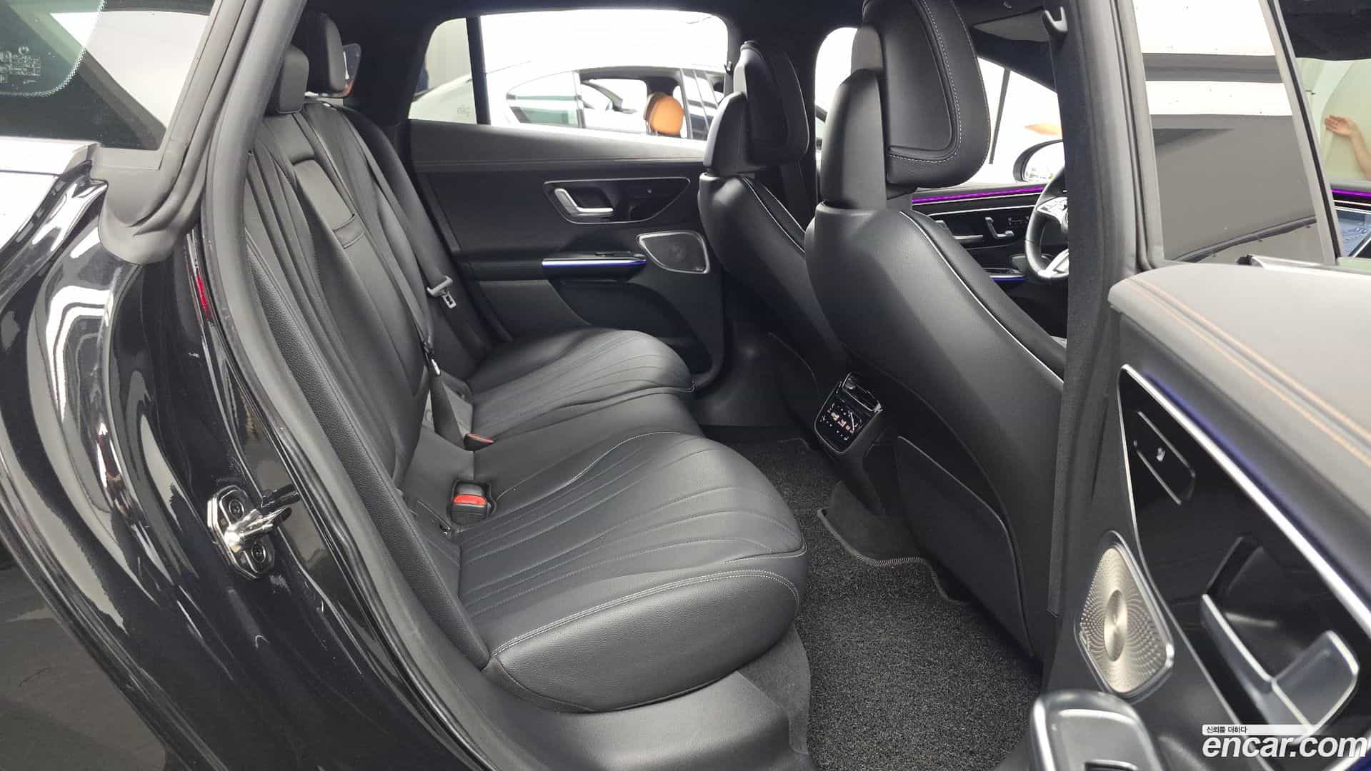 EQE Mercedes-Benz 2023.4-OPTION-016