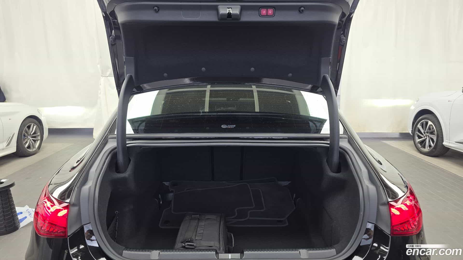 EQE Mercedes-Benz 2023.4-OPTION-024