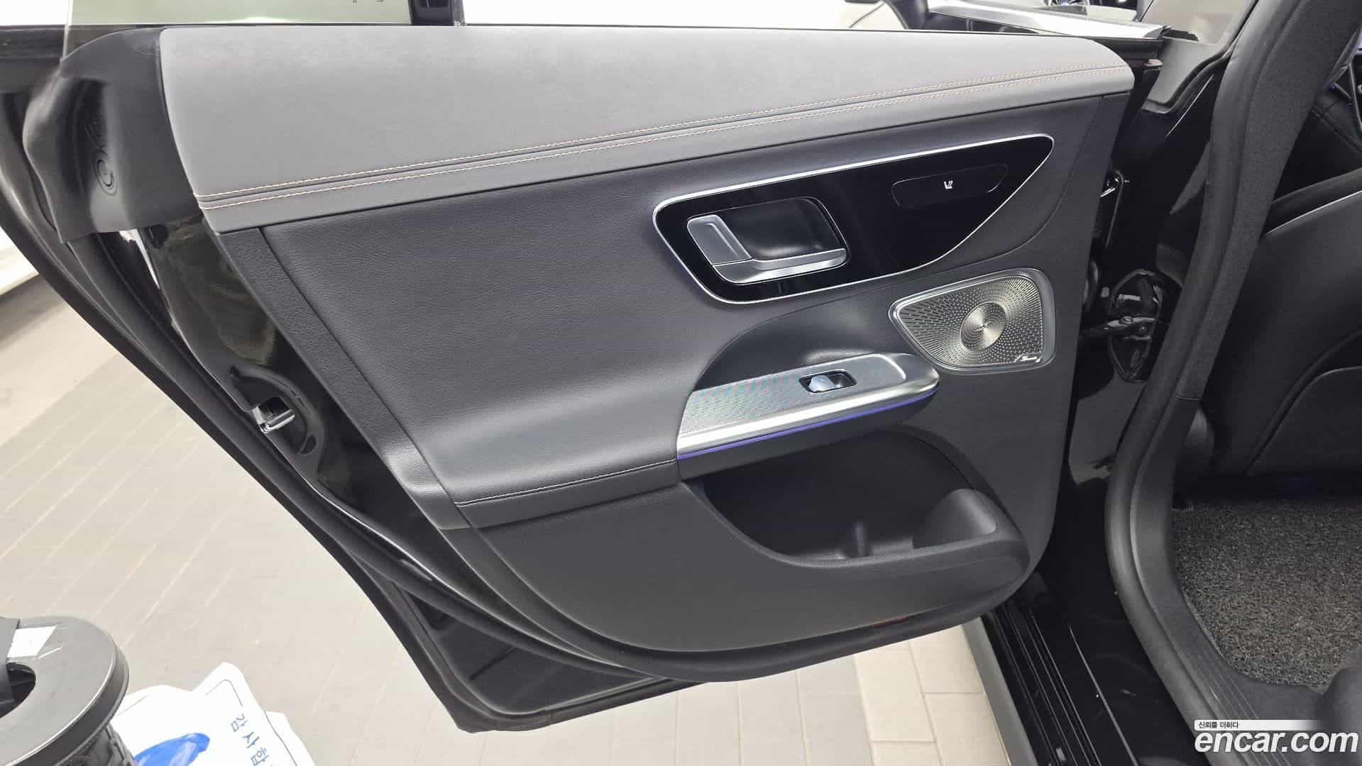 EQE Mercedes-Benz 2023.4-INNER-035