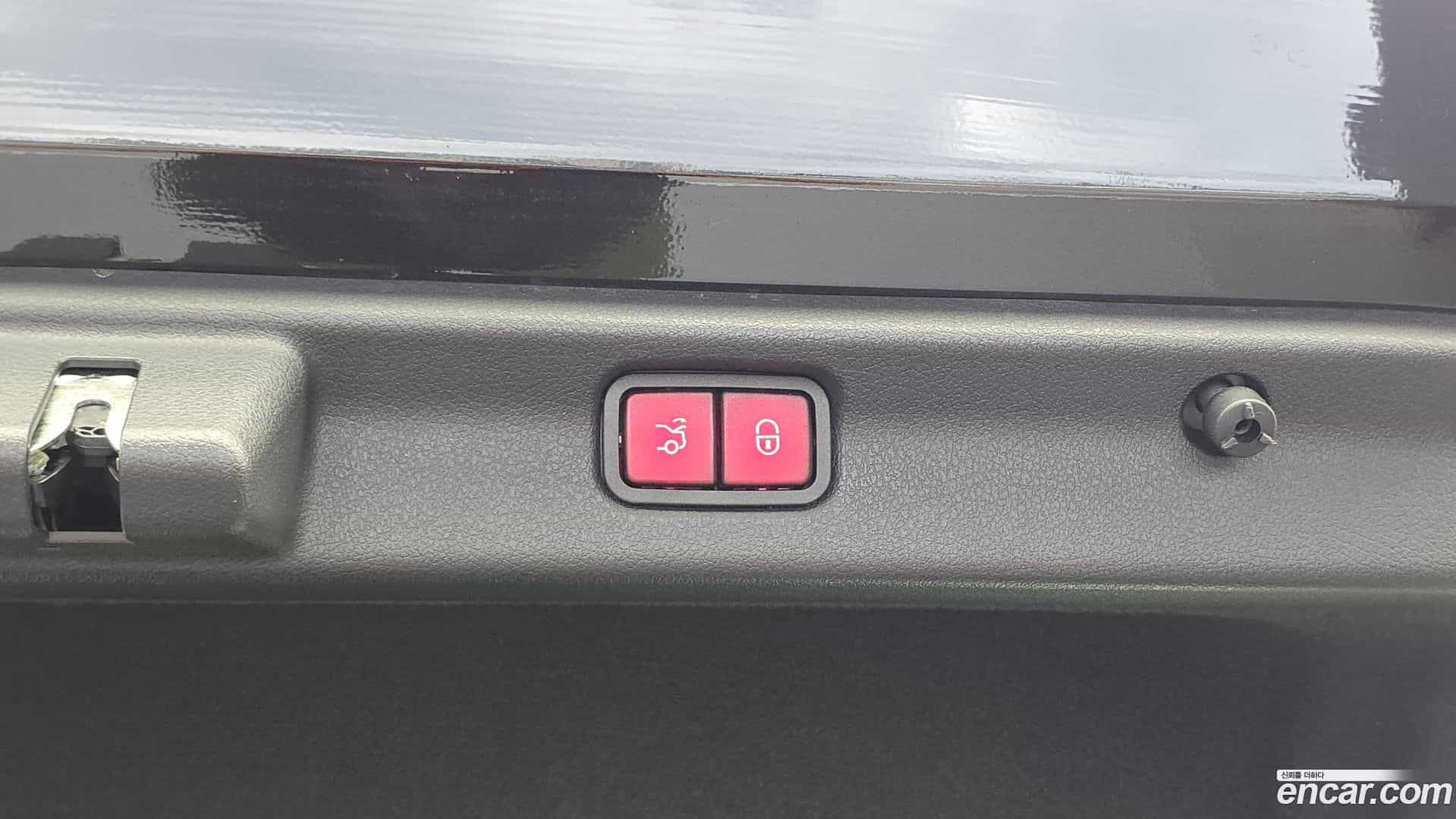 EQE Mercedes-Benz 2023.4-OPTION-046