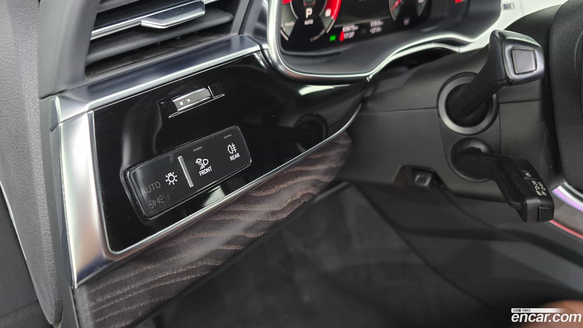 Q7 Audi 2021.6-OPTION-040
