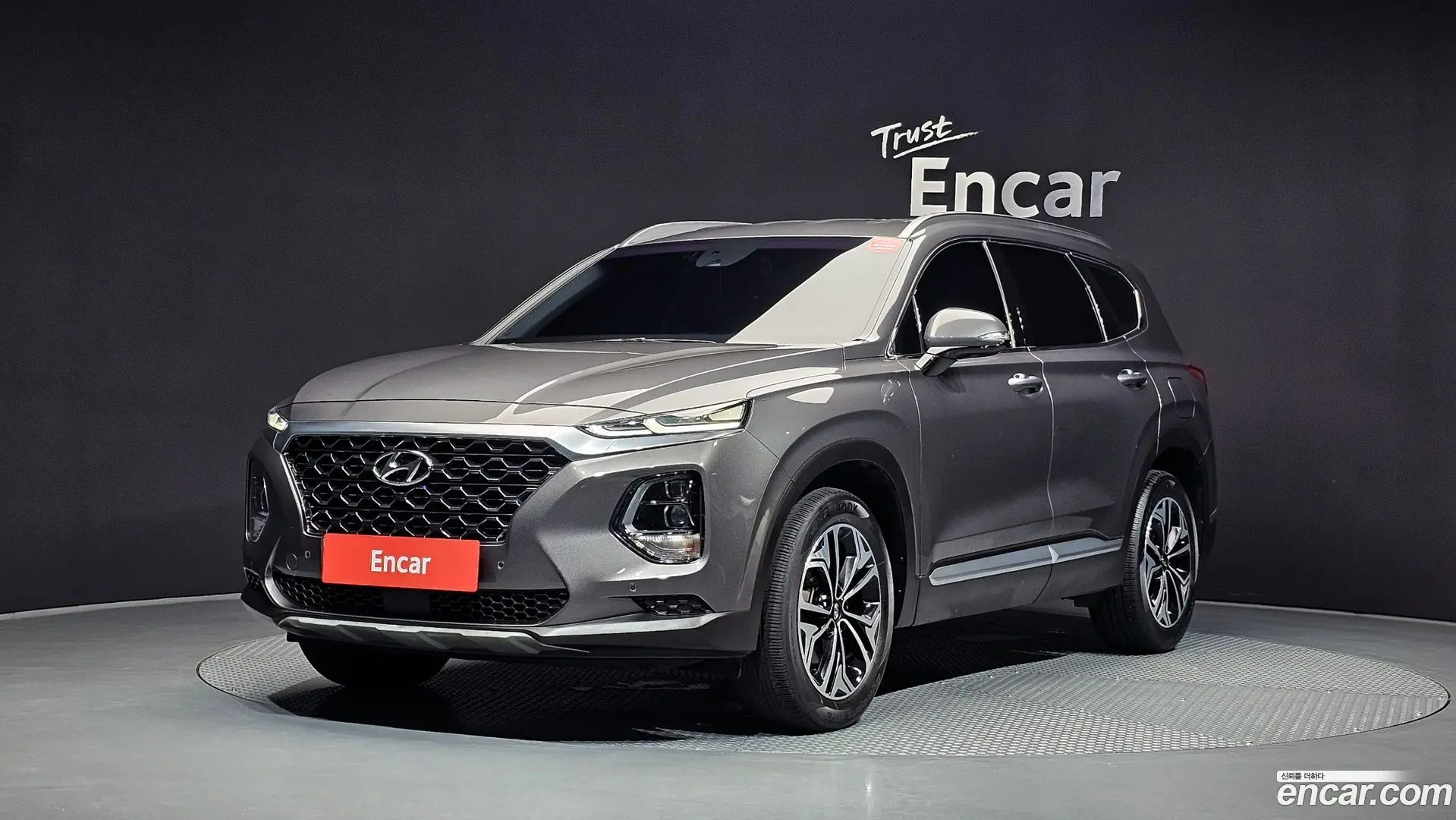 Main__Slider__Photo:Santafe Hyundai 2019.8-0