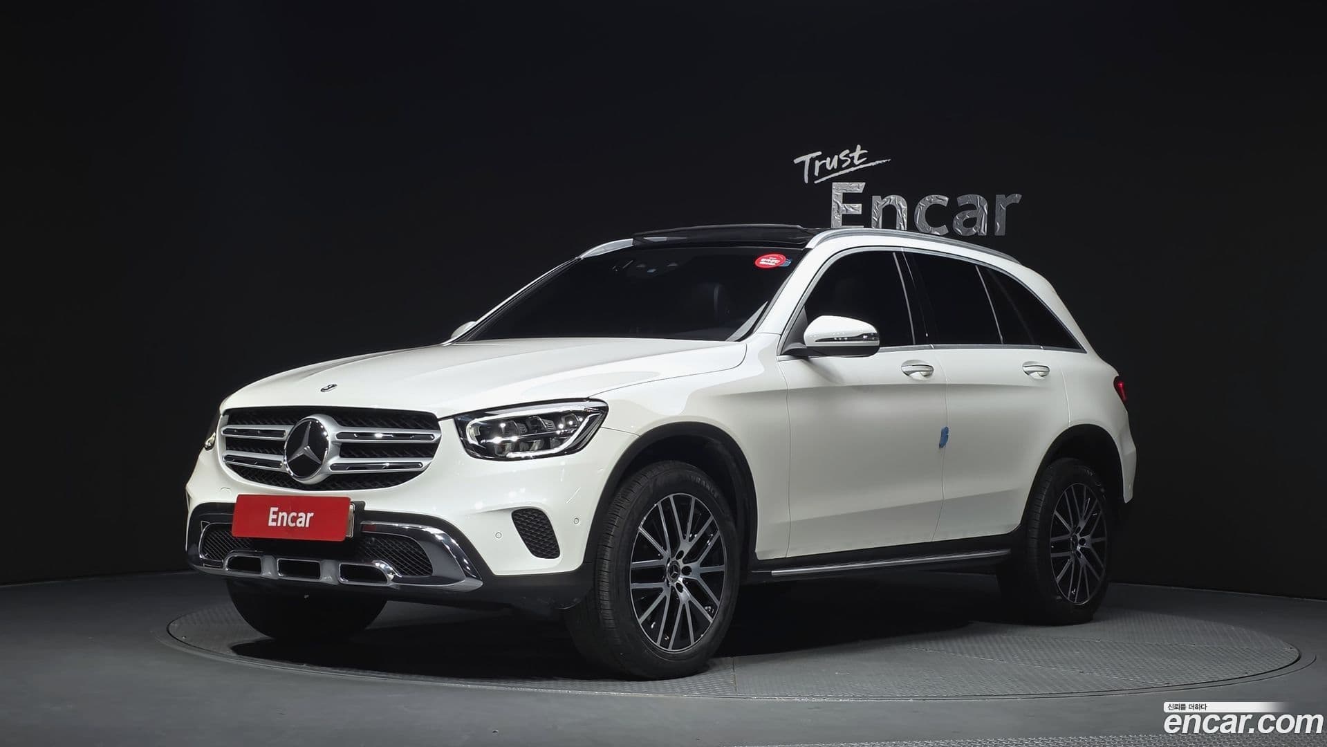 Main__Slider__Photo:GLC-Class Mercedes-Benz 2021.4-0